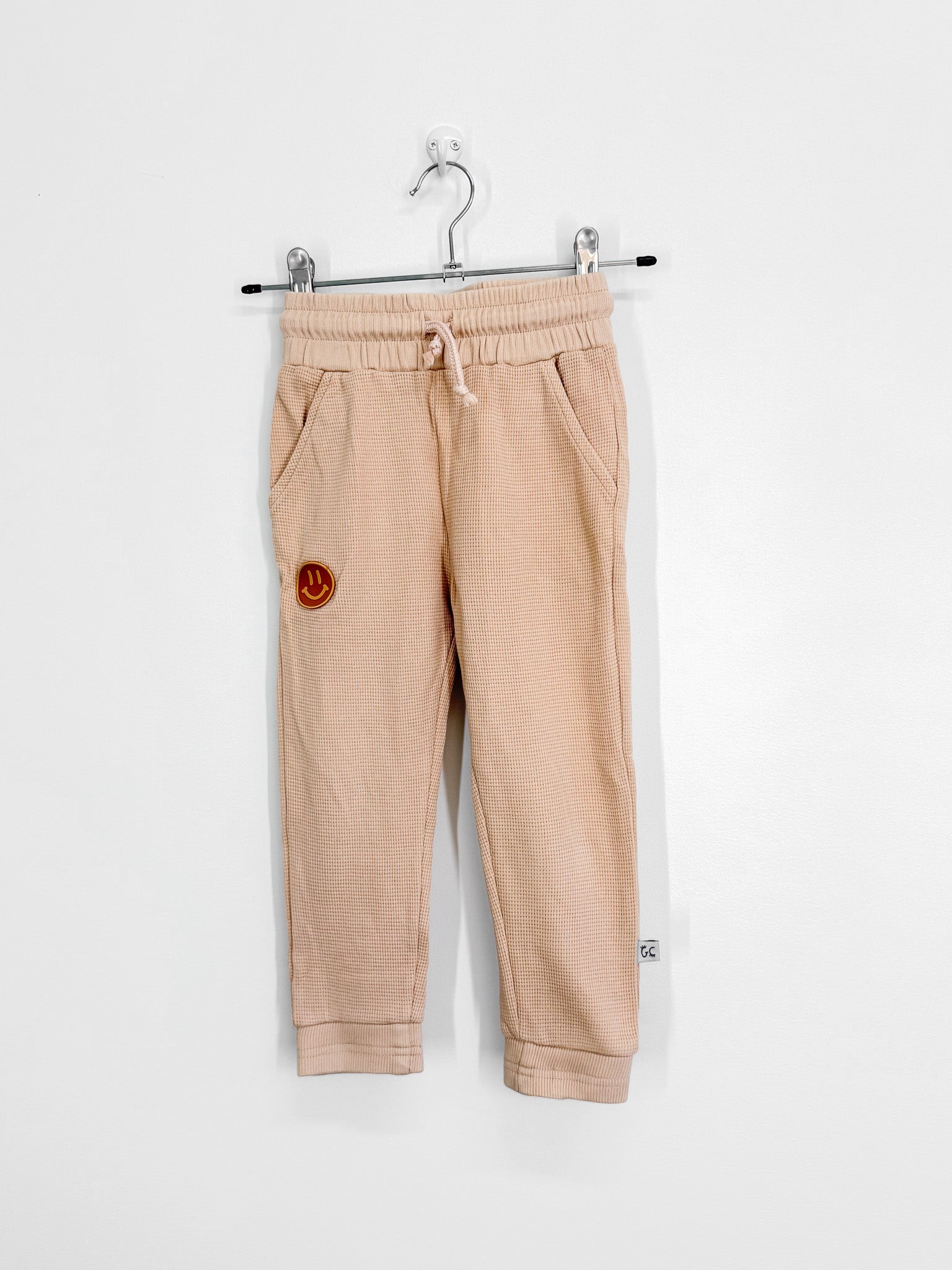 The Girl Club waffle latte pants (3y)