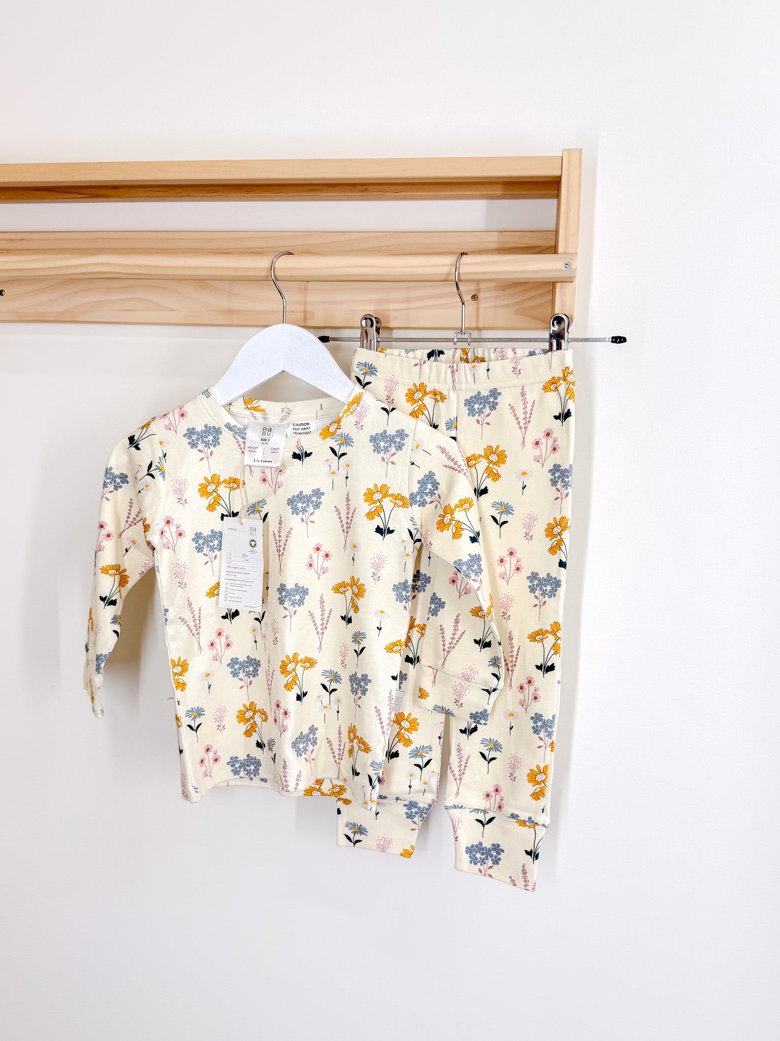 BNWT Babu organic long sleeve PJ set (2-3y)