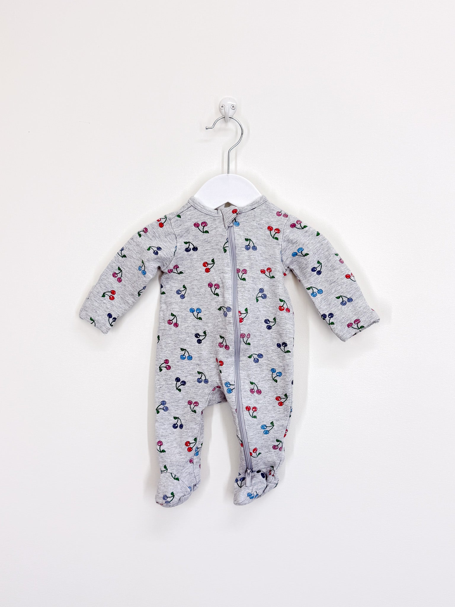 Teeny Weeny fleece zipsuit - cherries (newborn)