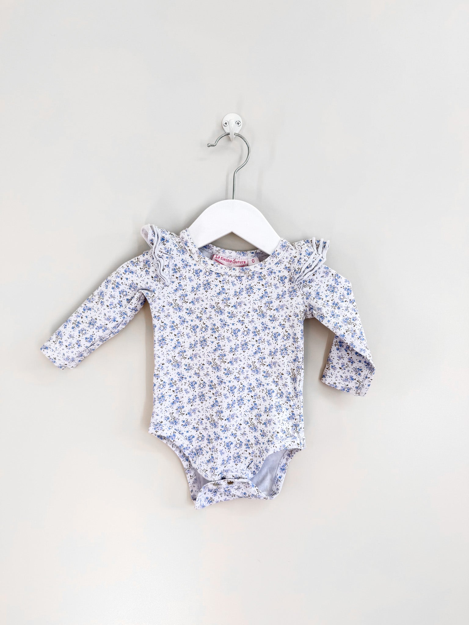 La Sienna floral flutter bodysuit (3-6m)