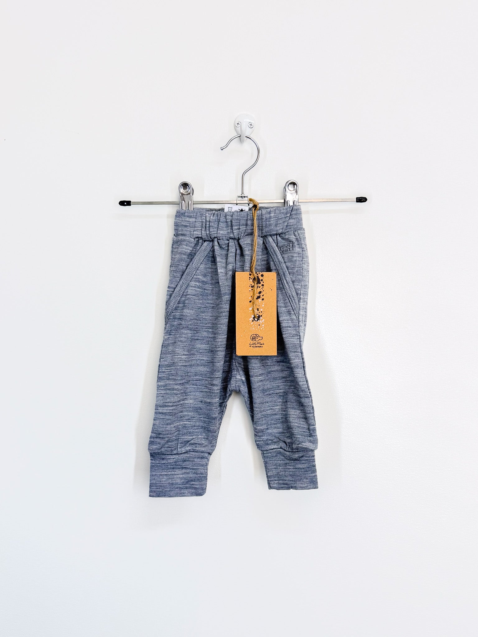 BNWT Little Flock Of Horrors merino basic drop crotch pants - grey (0-3m)