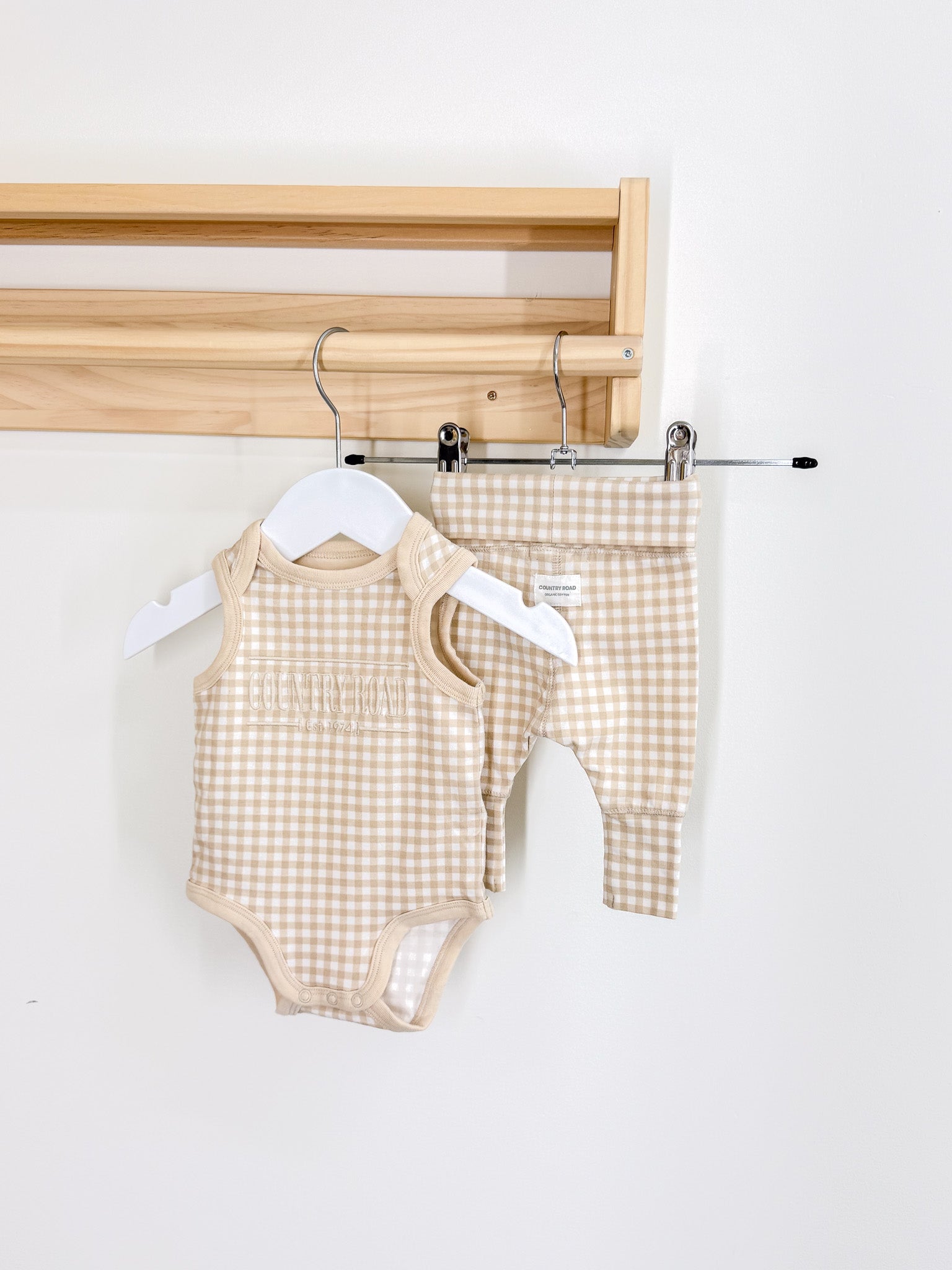 BNWOT Country Road heritage organic bodysuit leggings set - gingham (newborn)