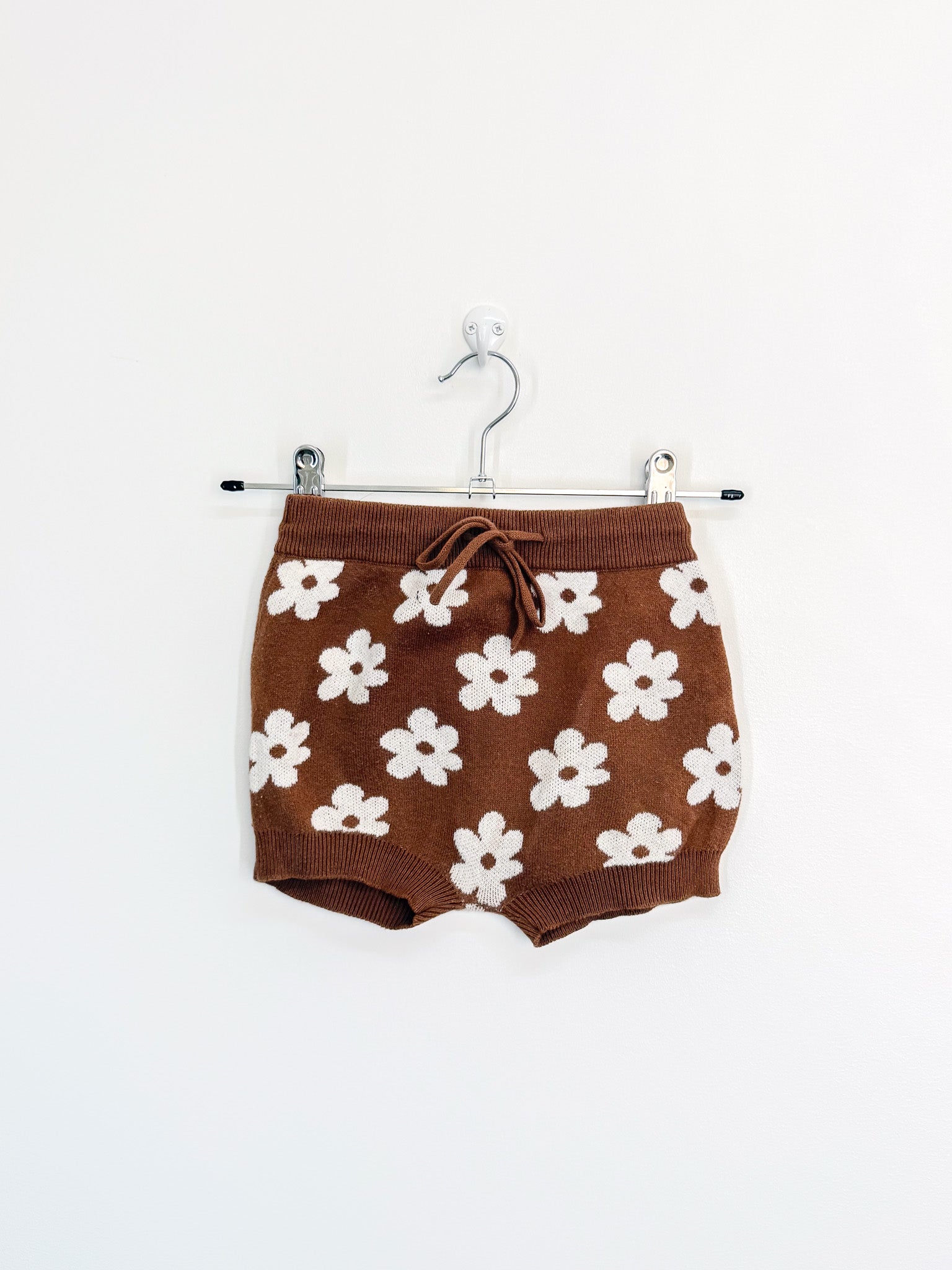Haven & Bug daisy knit shorts (2y)