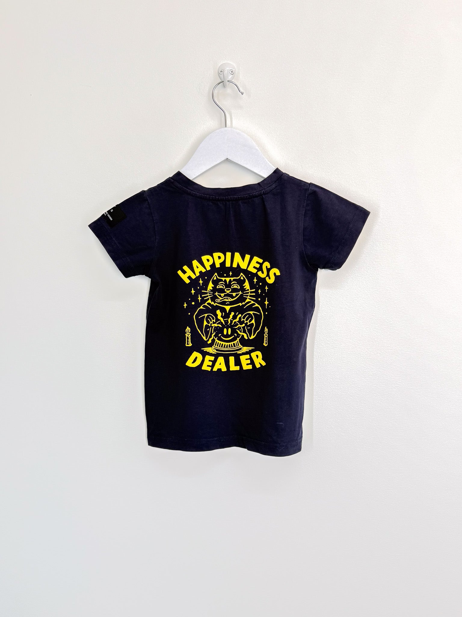 Hello Stranger happiness dealer tee (3y)