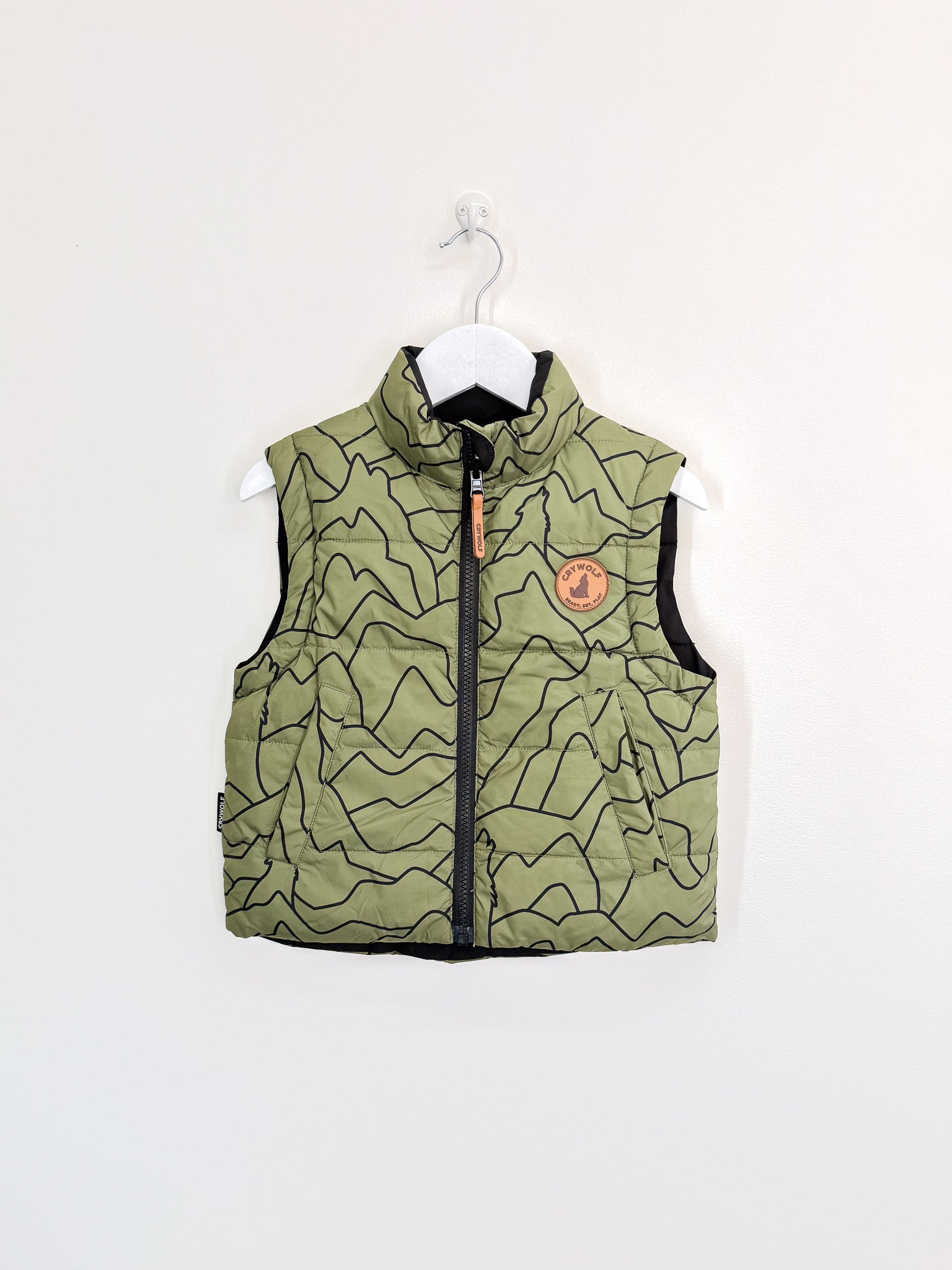 Cry Wolf reversible puffer vest - khaki alps (4y)