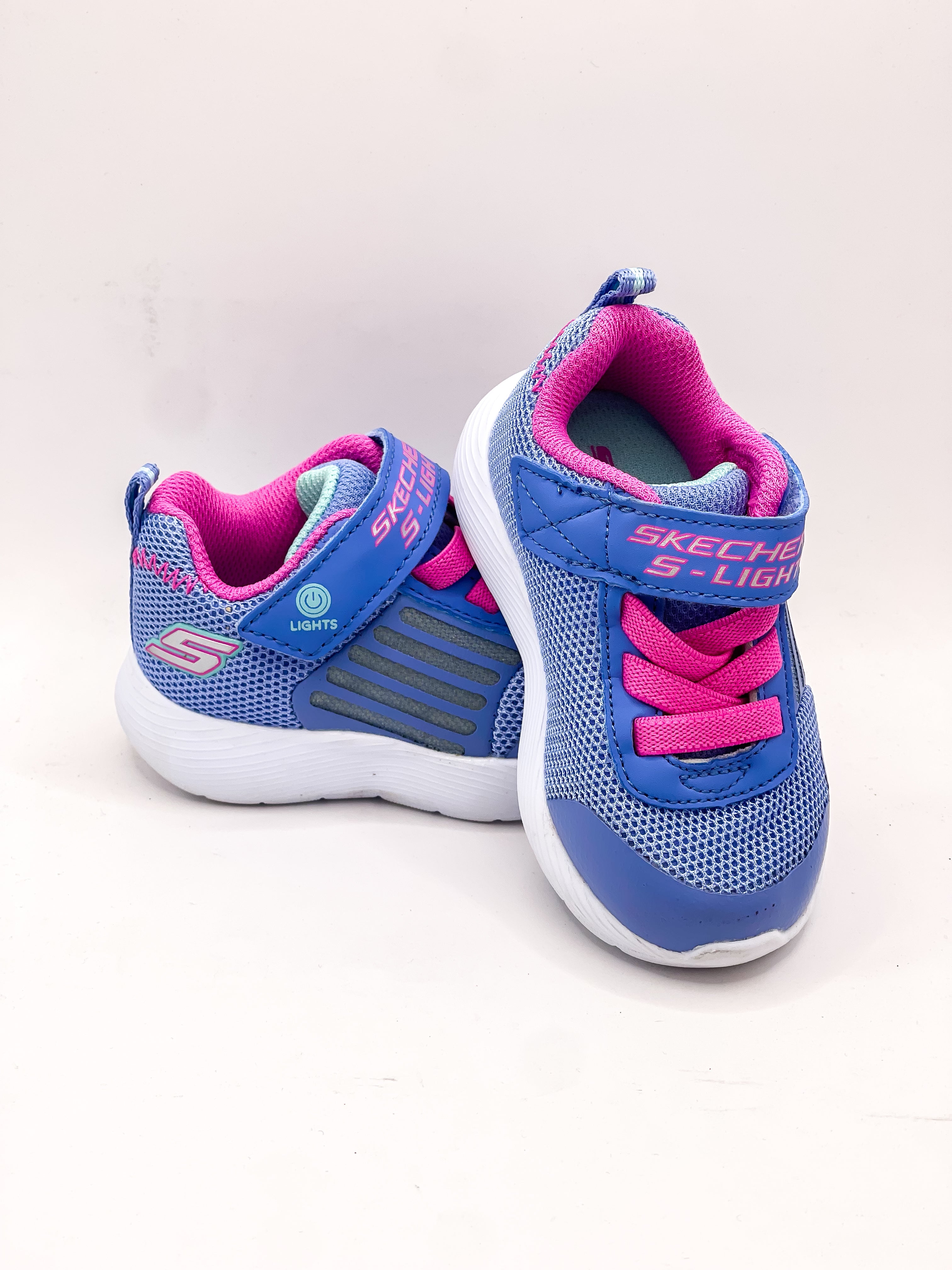 BNWOT Skechers s-lights sneakers (4UK)