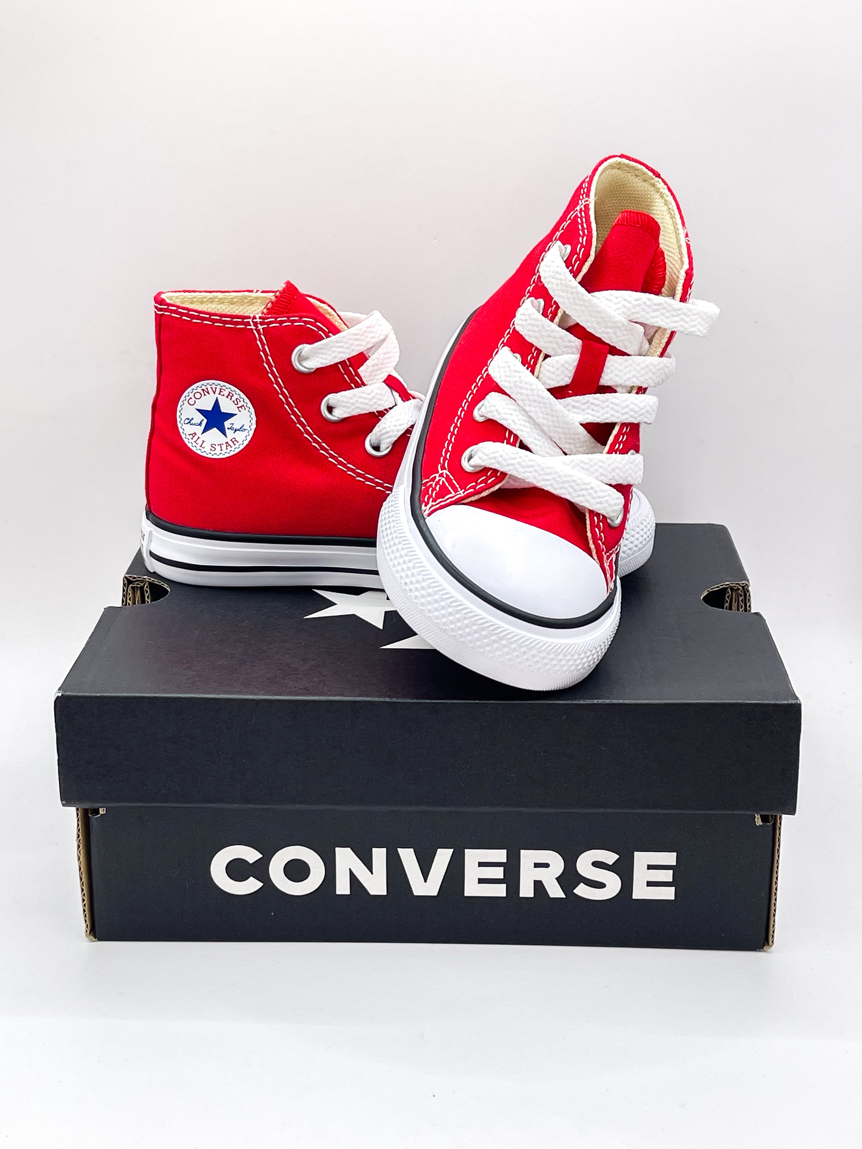 BNWT Converse CTAS hi top sneakers - red (23EU)