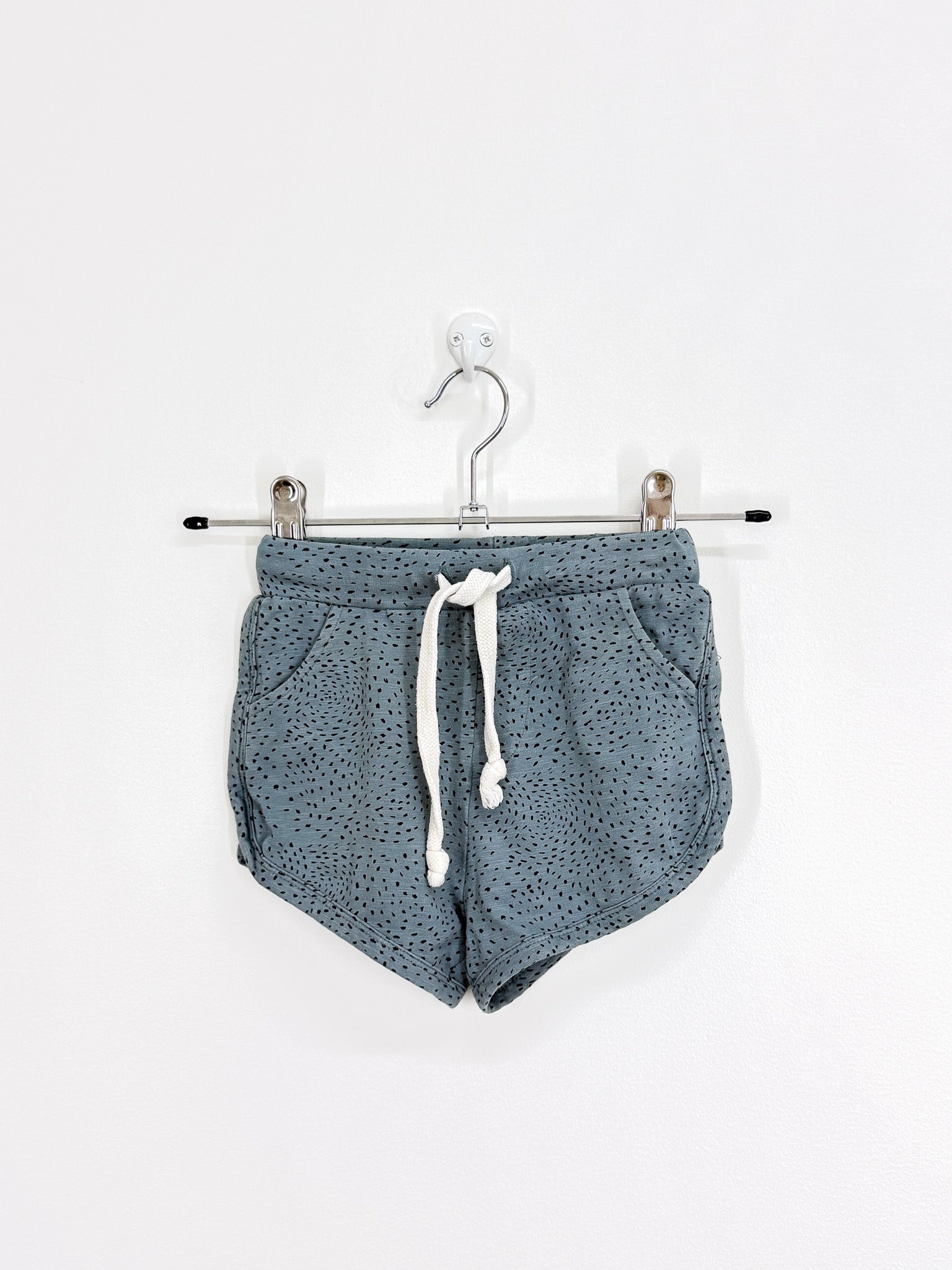 Buck & Baa organic drawstring shorts (1y)