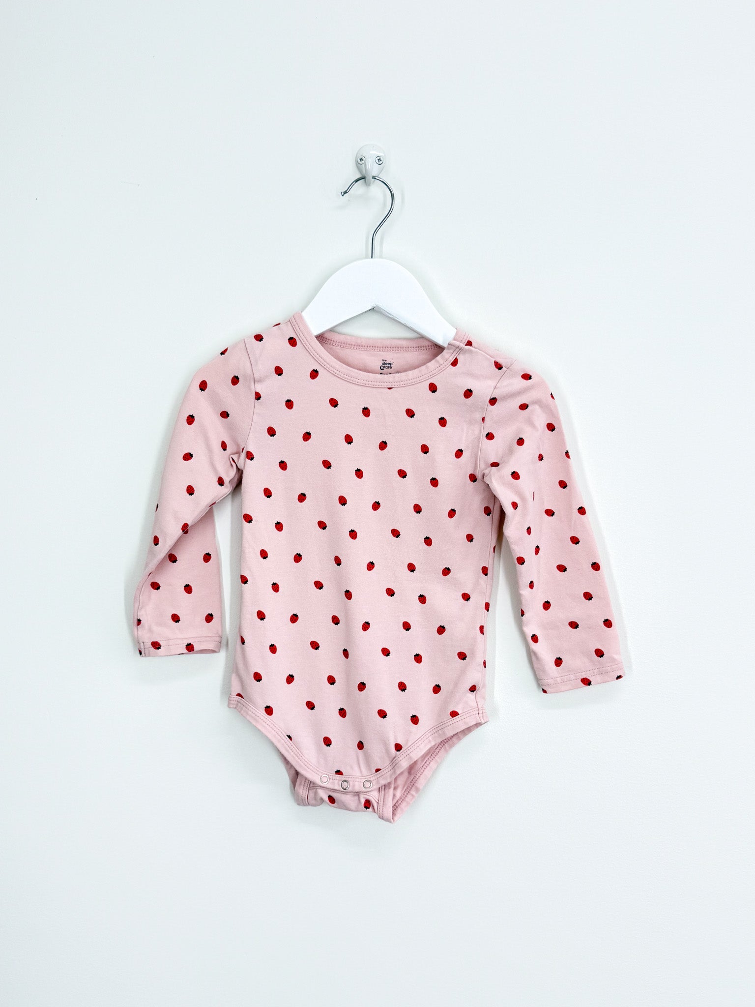 The Sleep Store organic bodysuit - strawberries (2y)