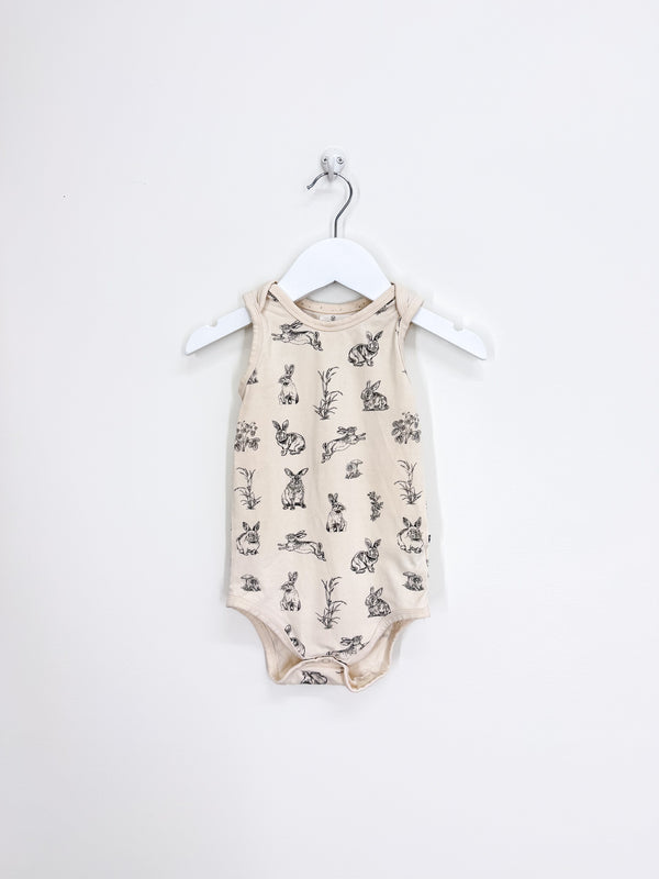 Burrow & Be organic singletsuit - almond burrowers (12-18m)
