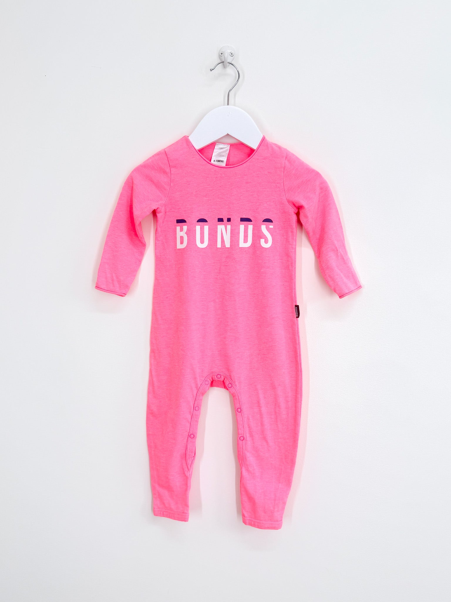 Bonds pink logo onesie (6-12m)