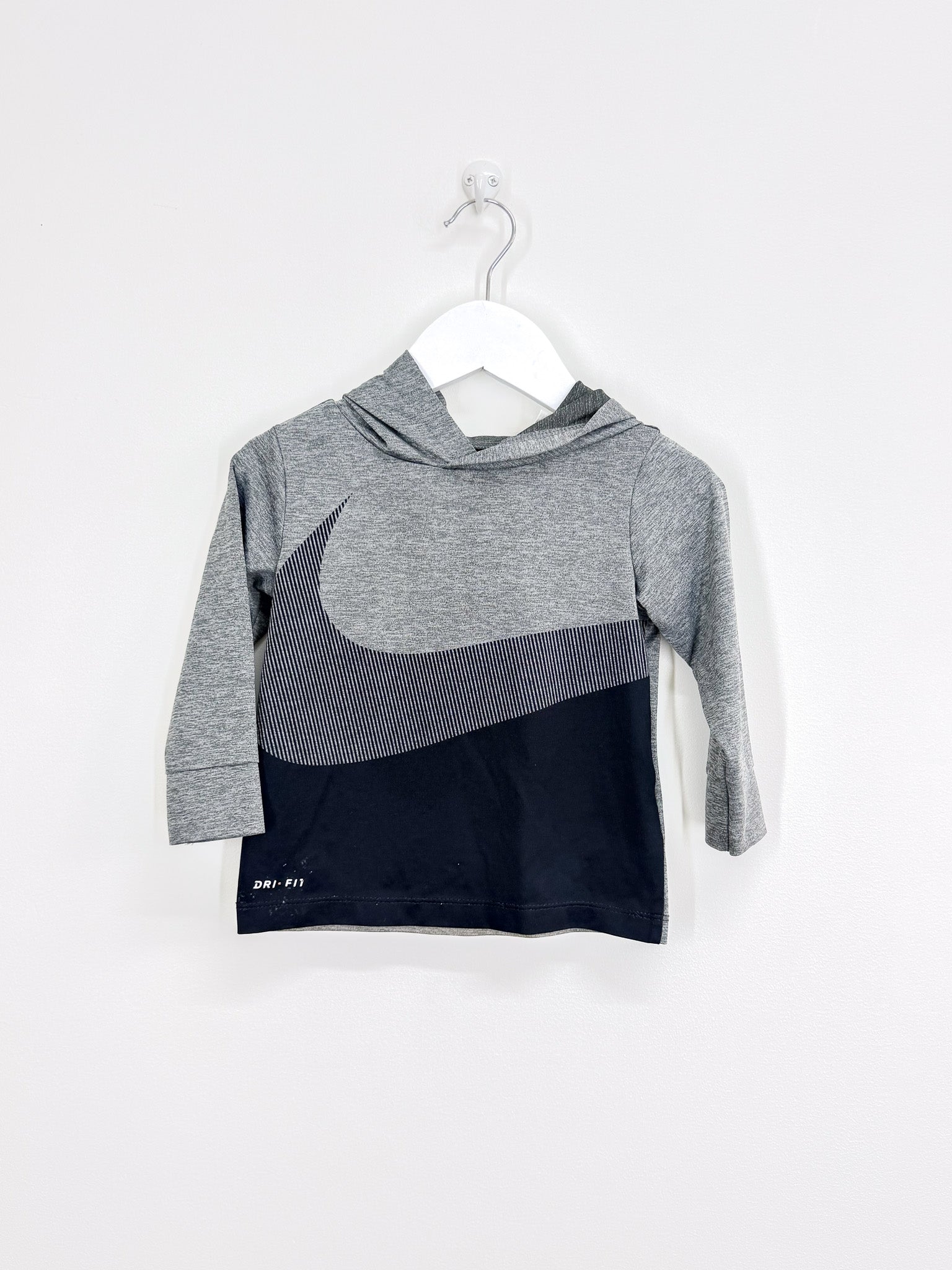 Nike dri-fit hooded long sleeve tee (18m)