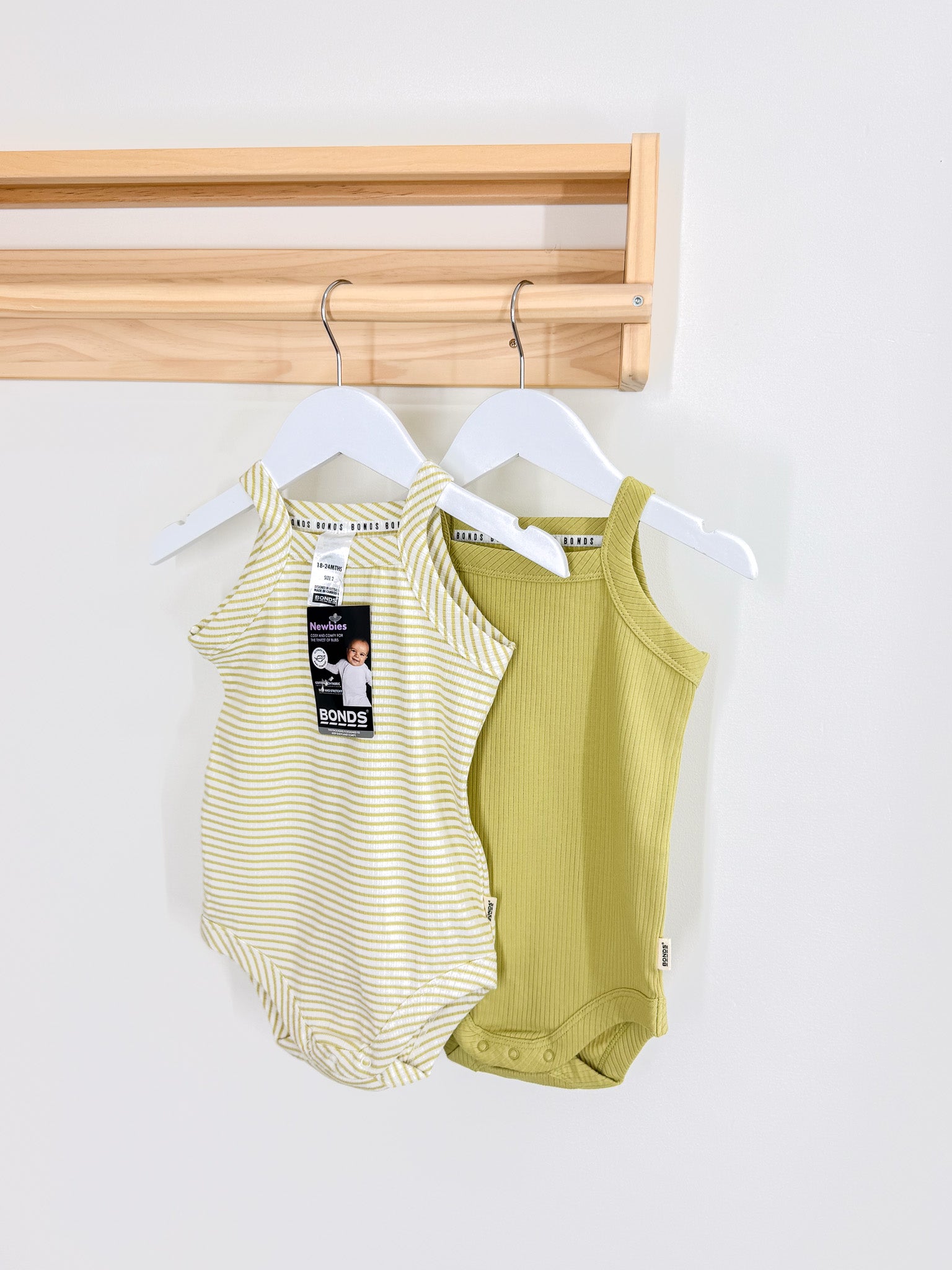 BNWT Bonds newbies rib singletsuit 2 pack (18-24m)