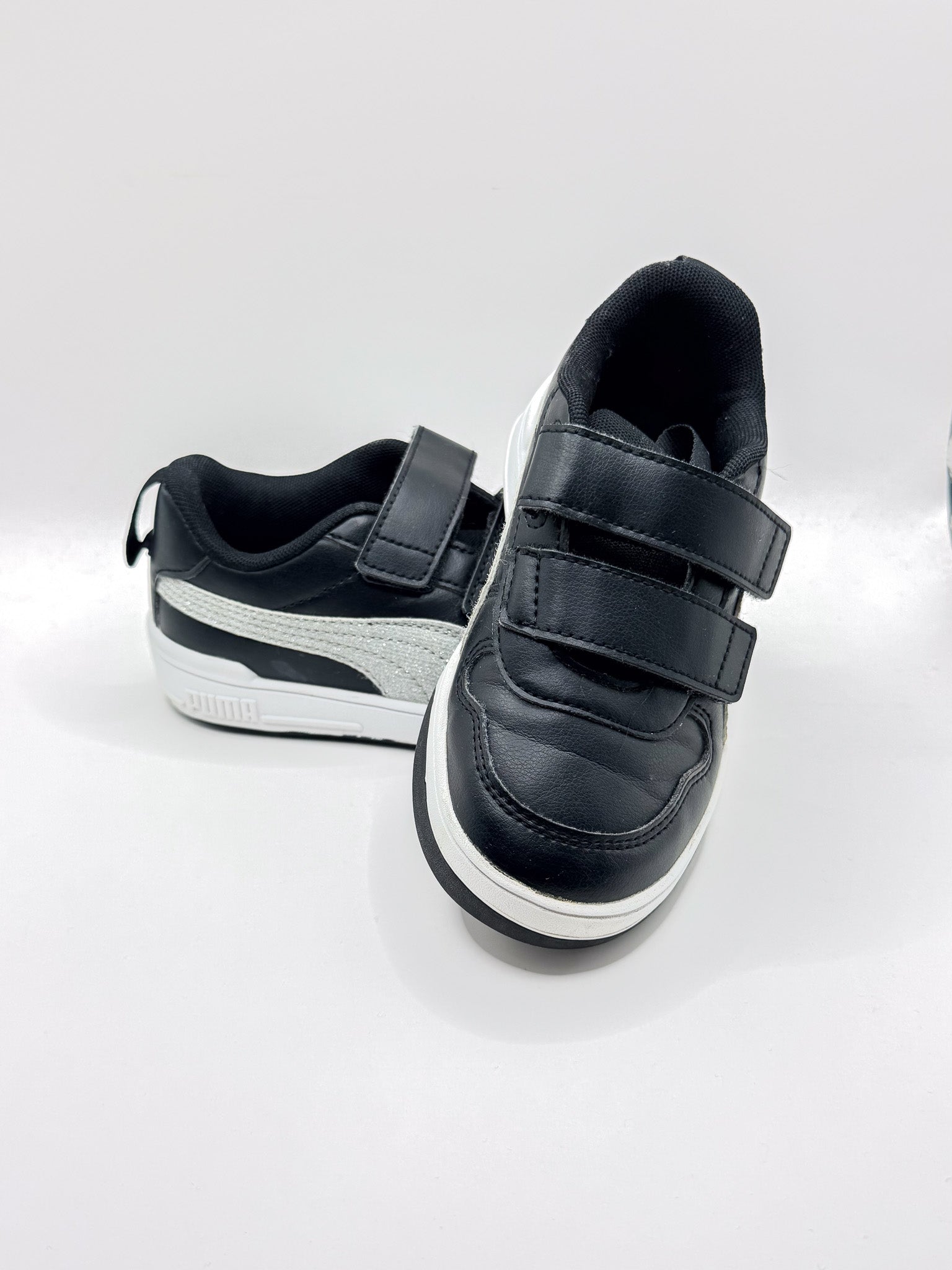 BNWOT Puma multiflex glitz FS sneakers (28EU)