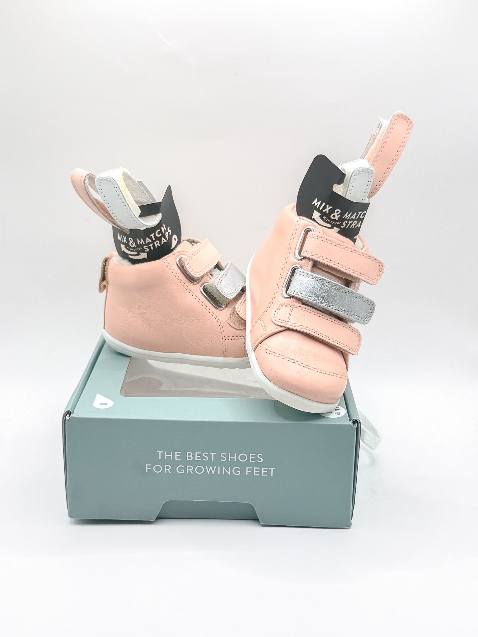 BNWT Bobux step up hi court lined switch boots (19EU)