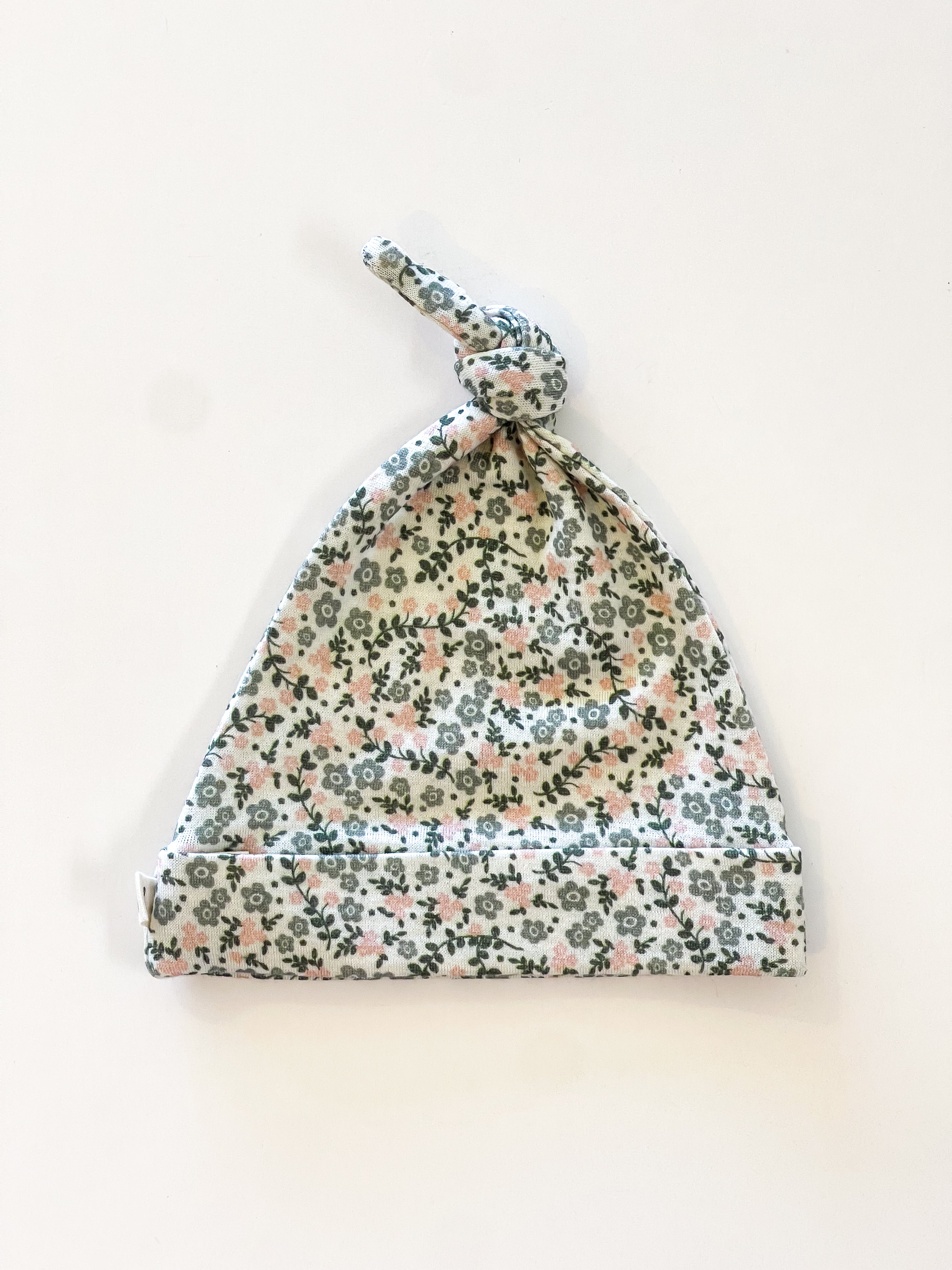 BNWOT Nature Baby merino knot beanie (0-6m)
