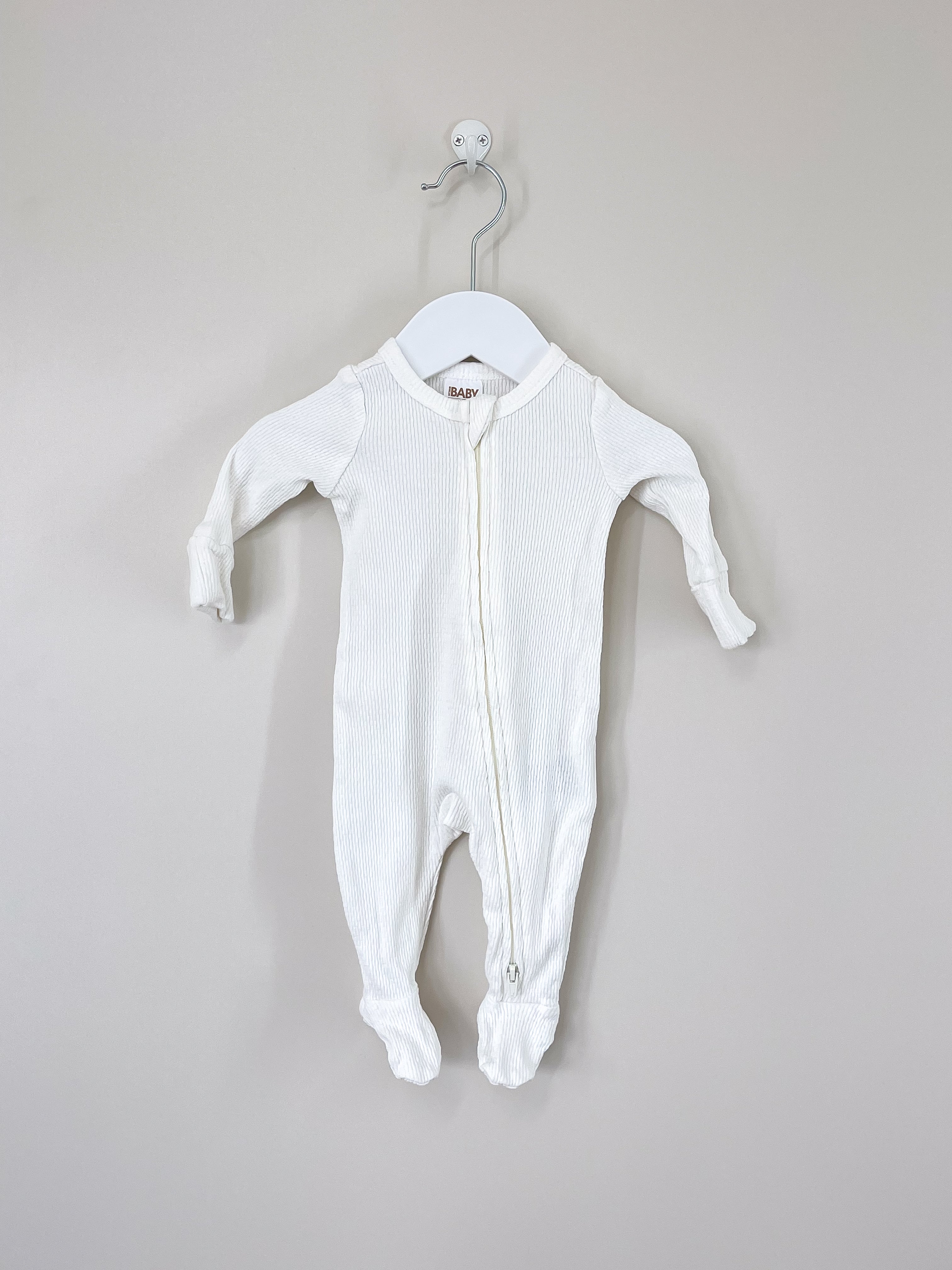 Cotton On Kids organic rib zipsuit (newborn)