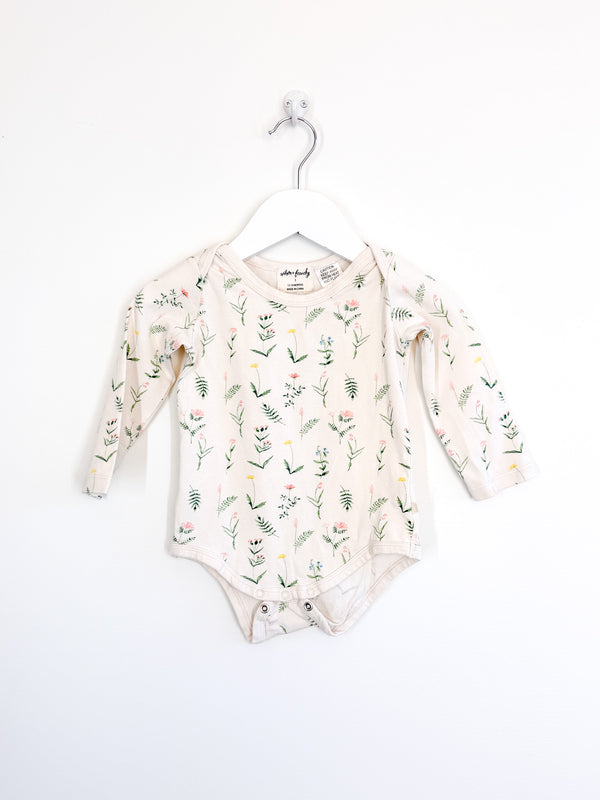 Wilson & Frenchy organic bodysuit - wildflower (12-18m)