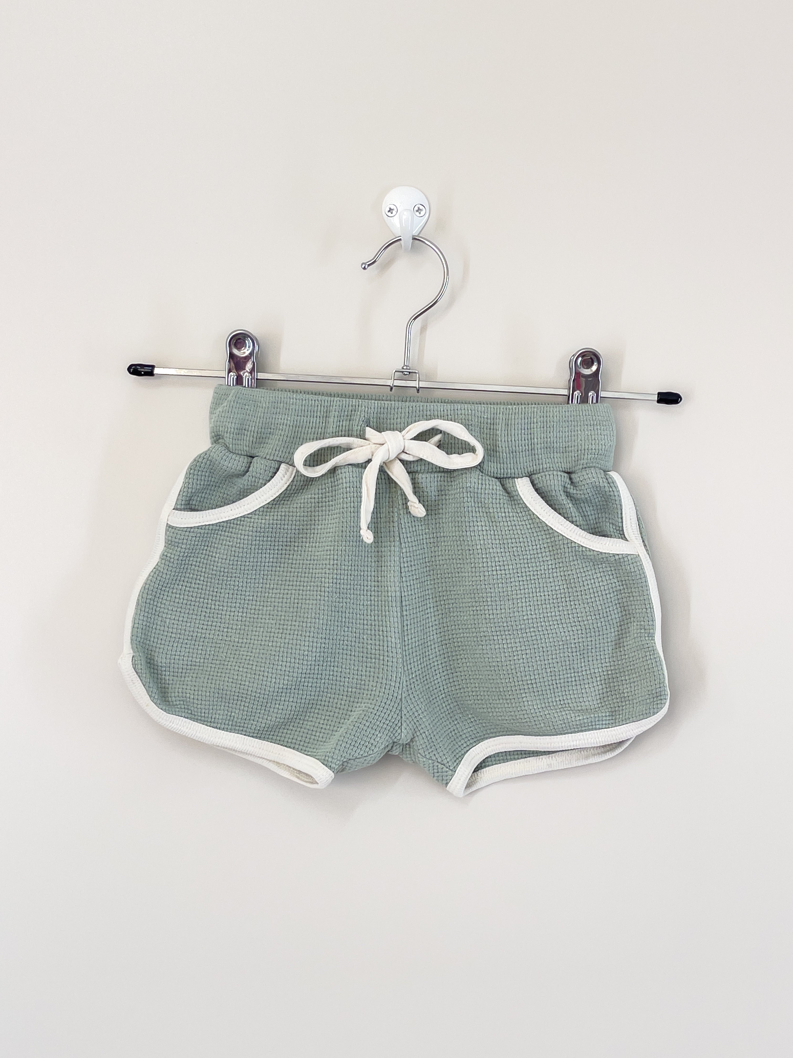 Nature Baby orgnaic jenny waffle shorts (6-12m)
