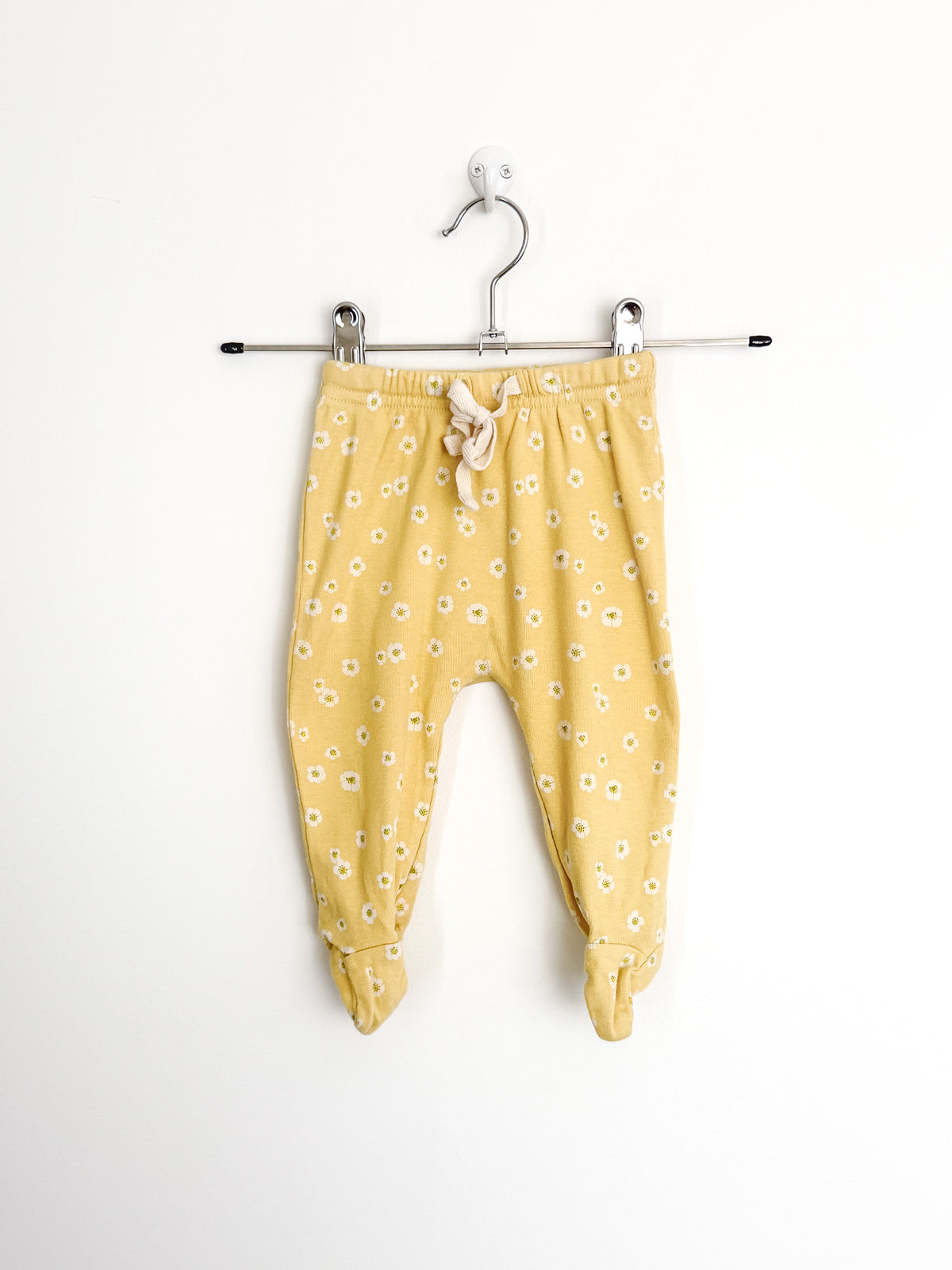 Nature Baby organic drawstring footed leggings - strawberry flower (0-3m)