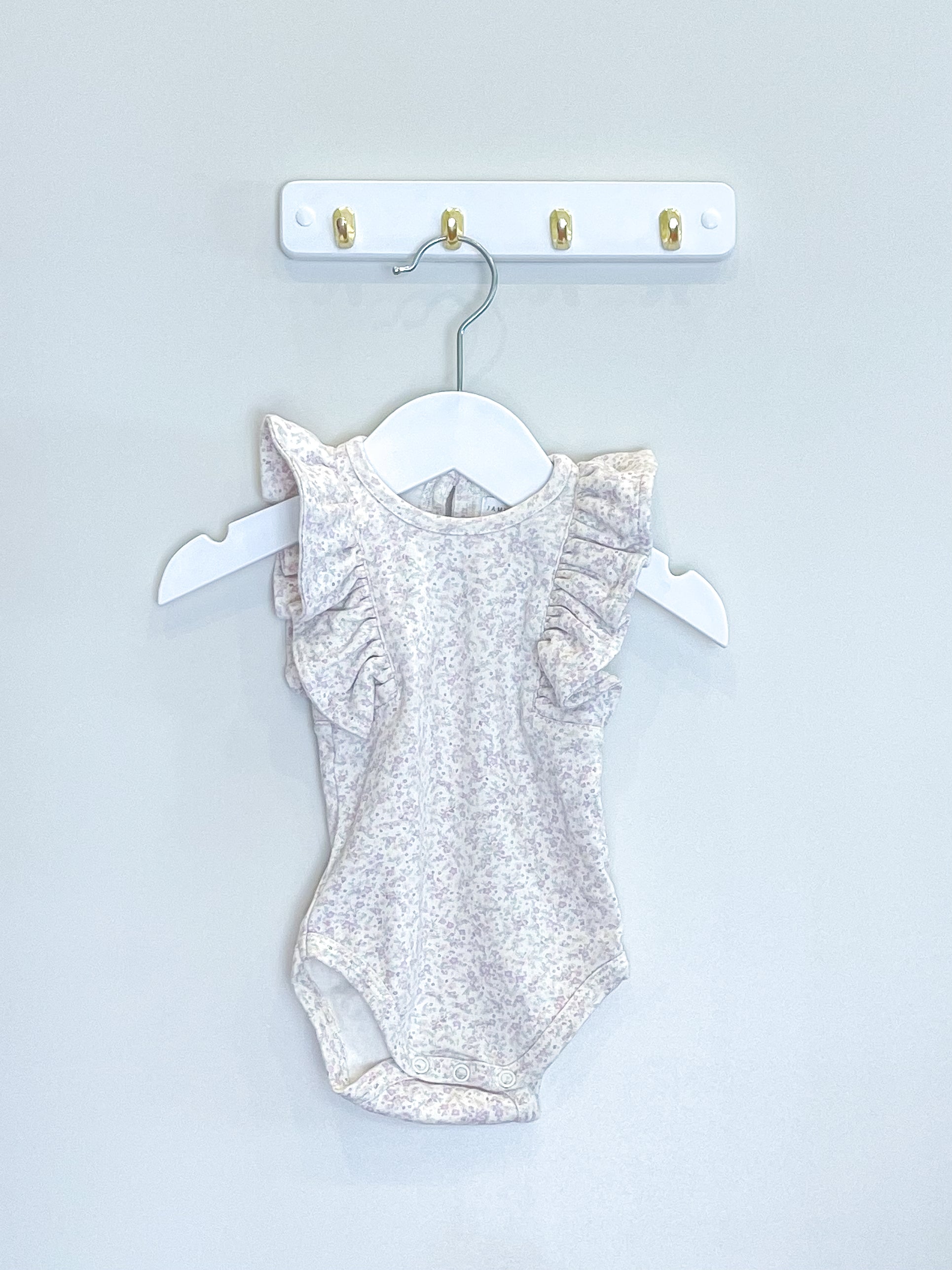 Jamie Kay organic frill singletsuit (3-6m)