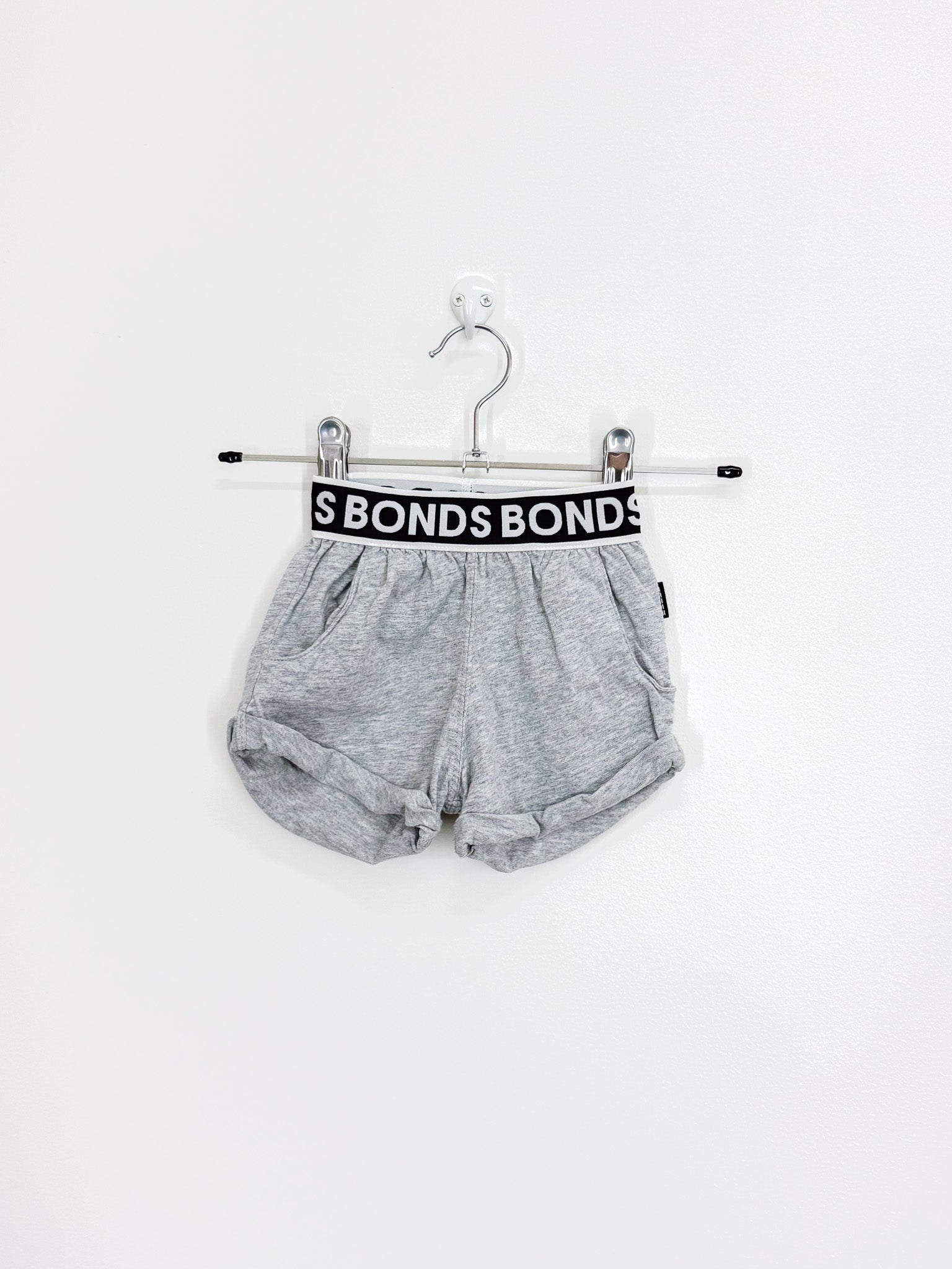 Bonds pocket shorts - grey (3-6m)