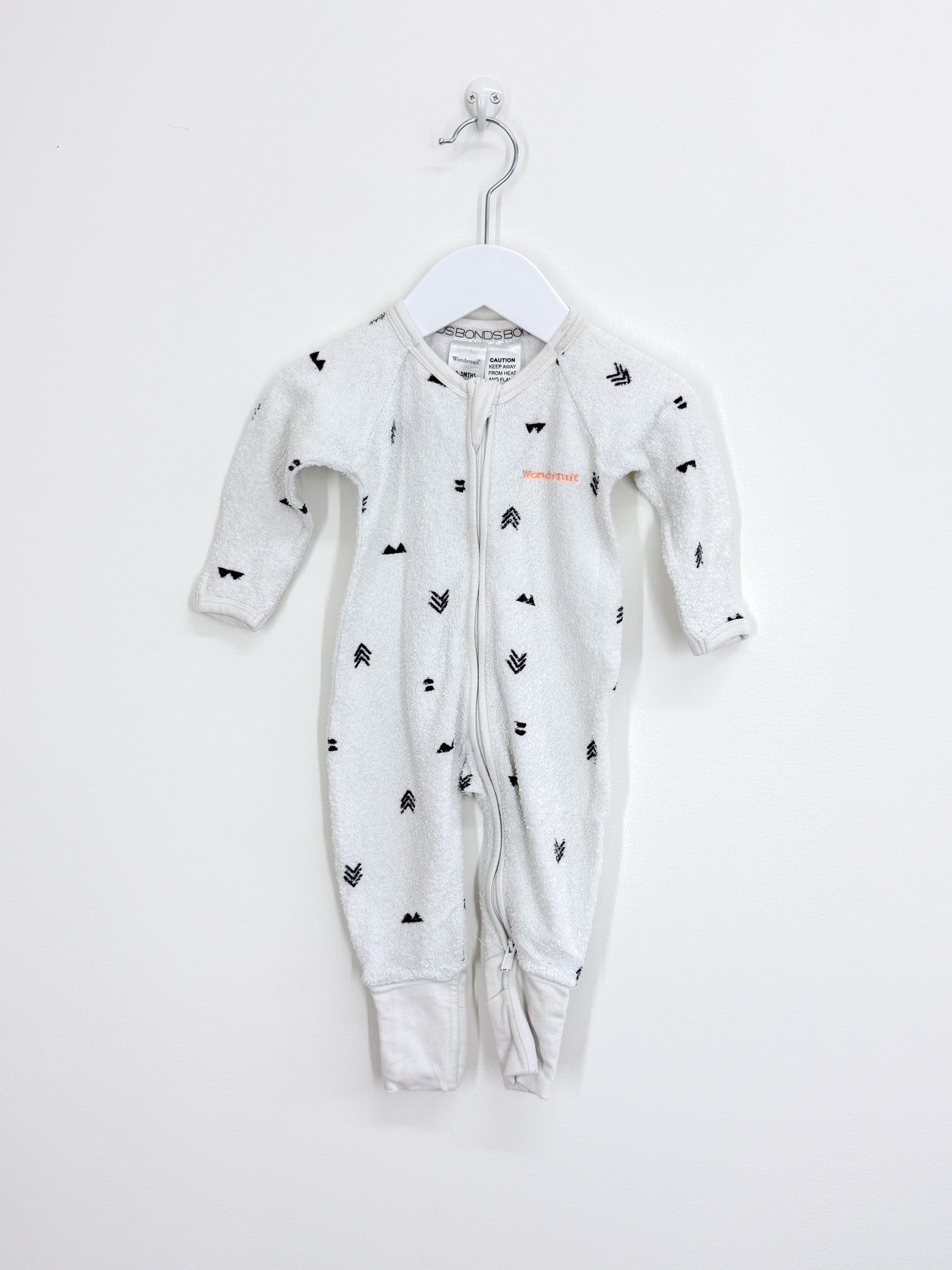Bonds terry wondersuit - white shapes (0-3m)