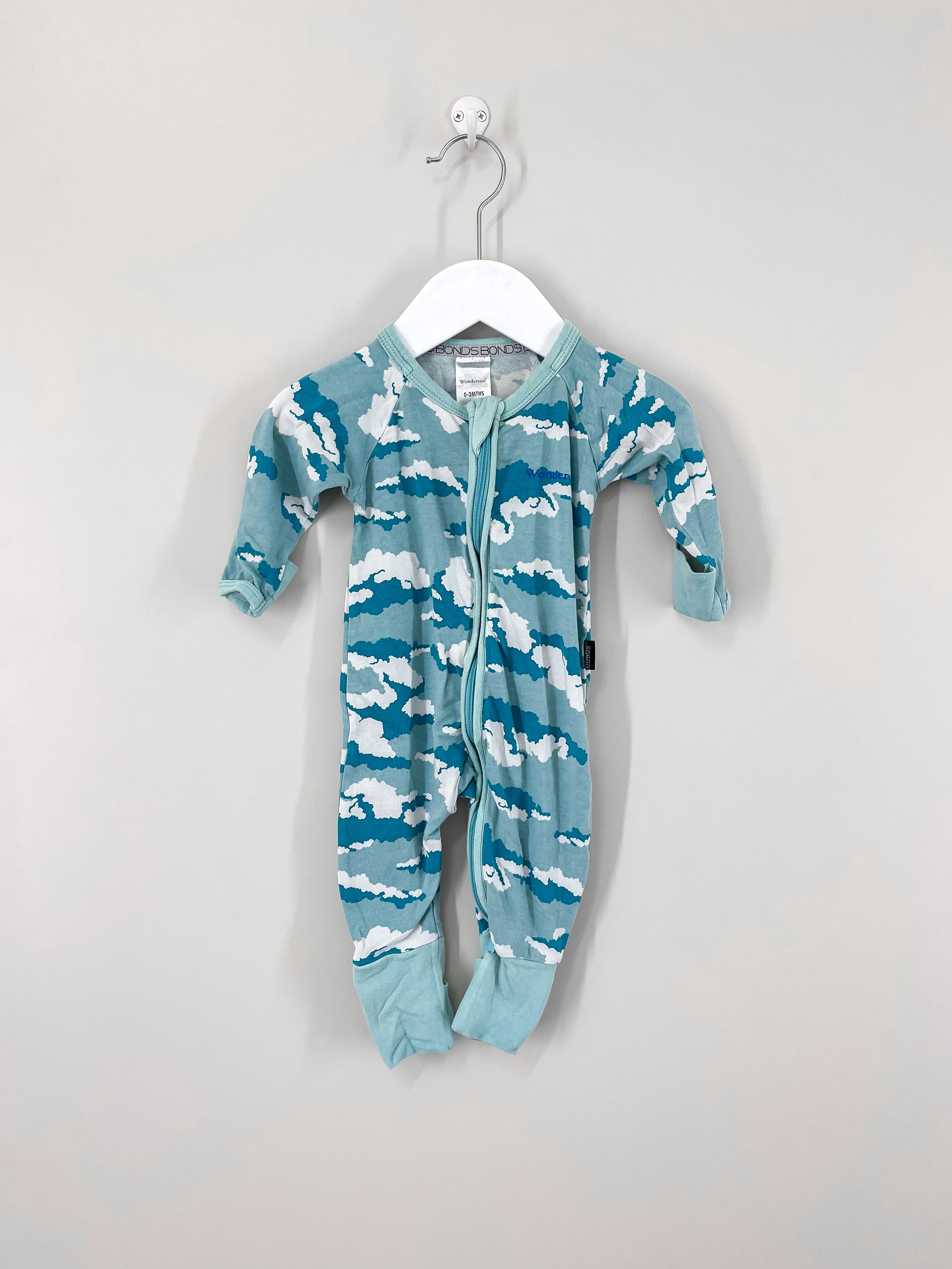 Bonds wondersuit - clouds (0-3m)