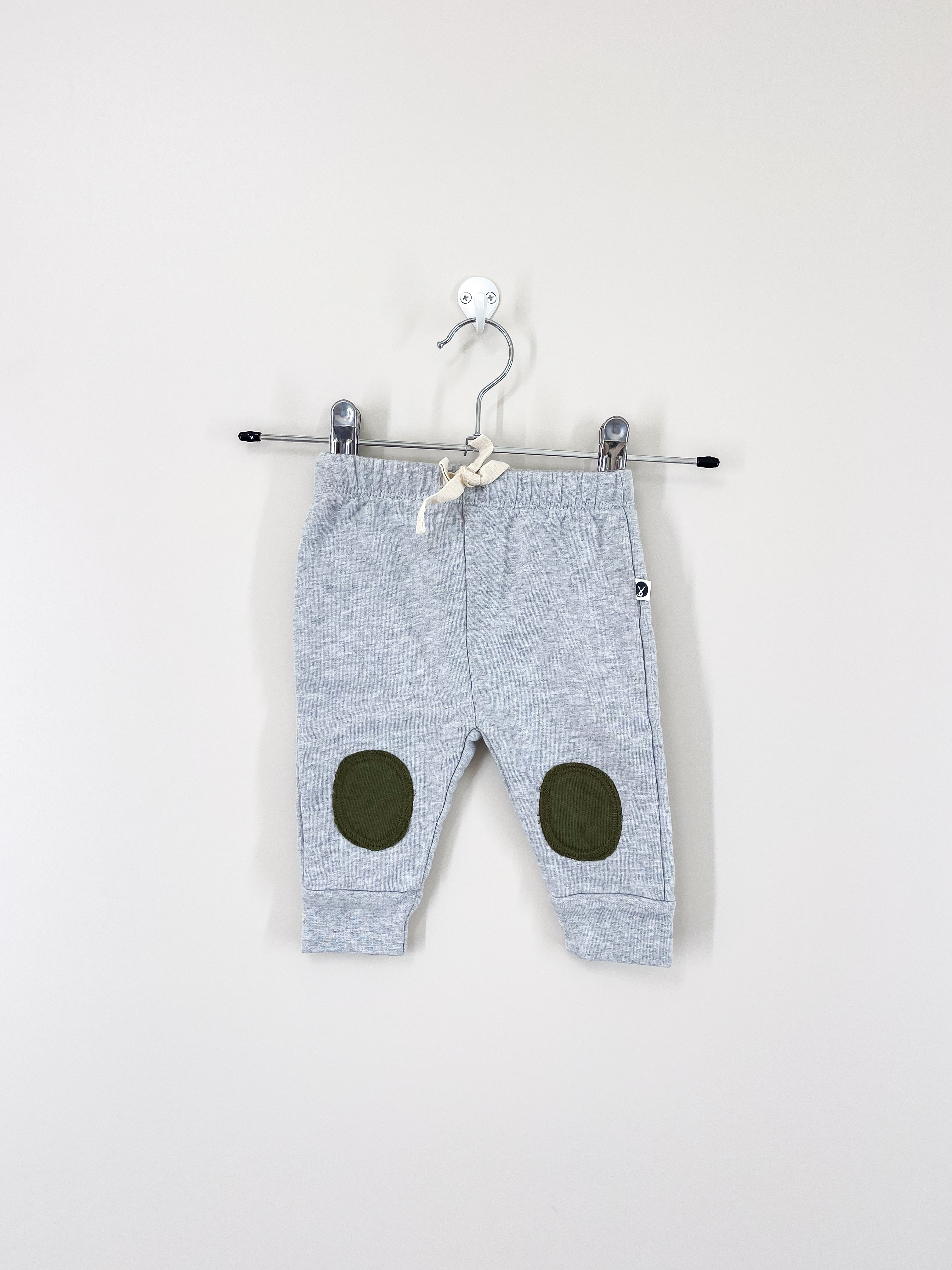 Burrow & Be organic grey melange track pants (0-3m)