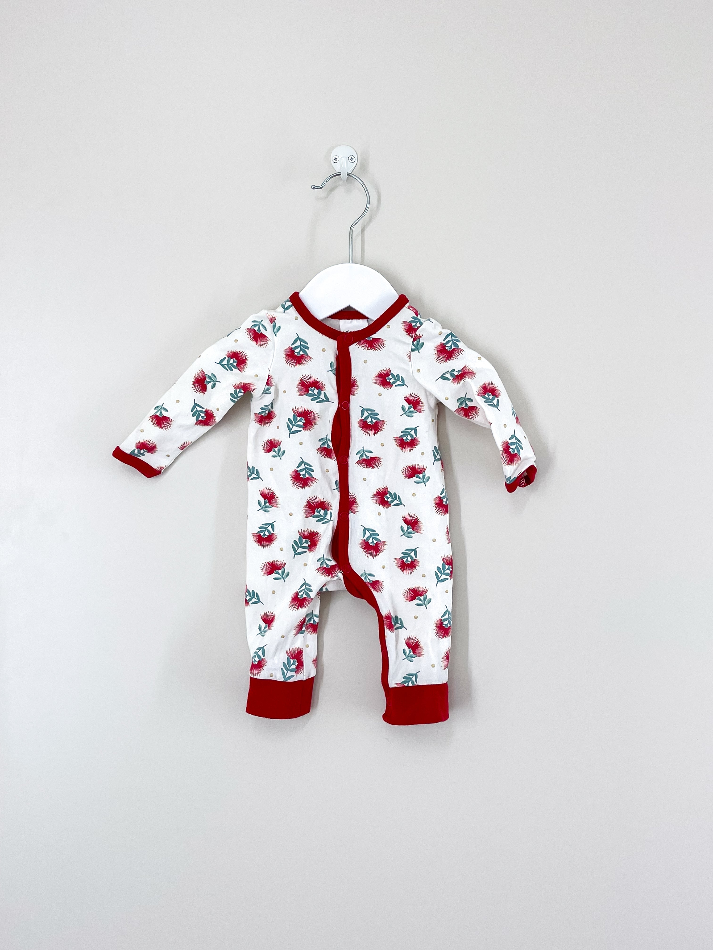 🎄 Teeny Weeny pohutukawa onesie (newborn)