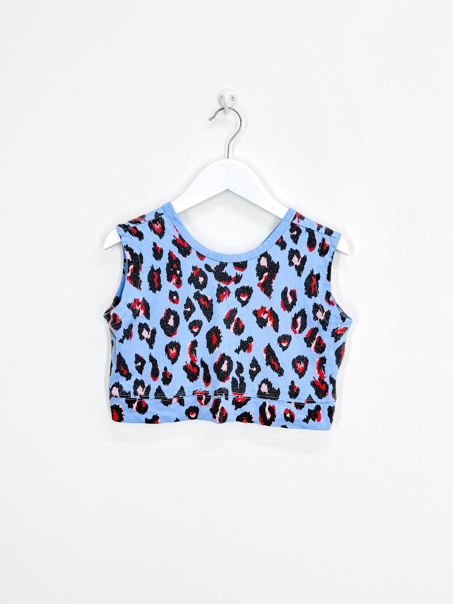 The Girl Club leopard print V back tee (5y)