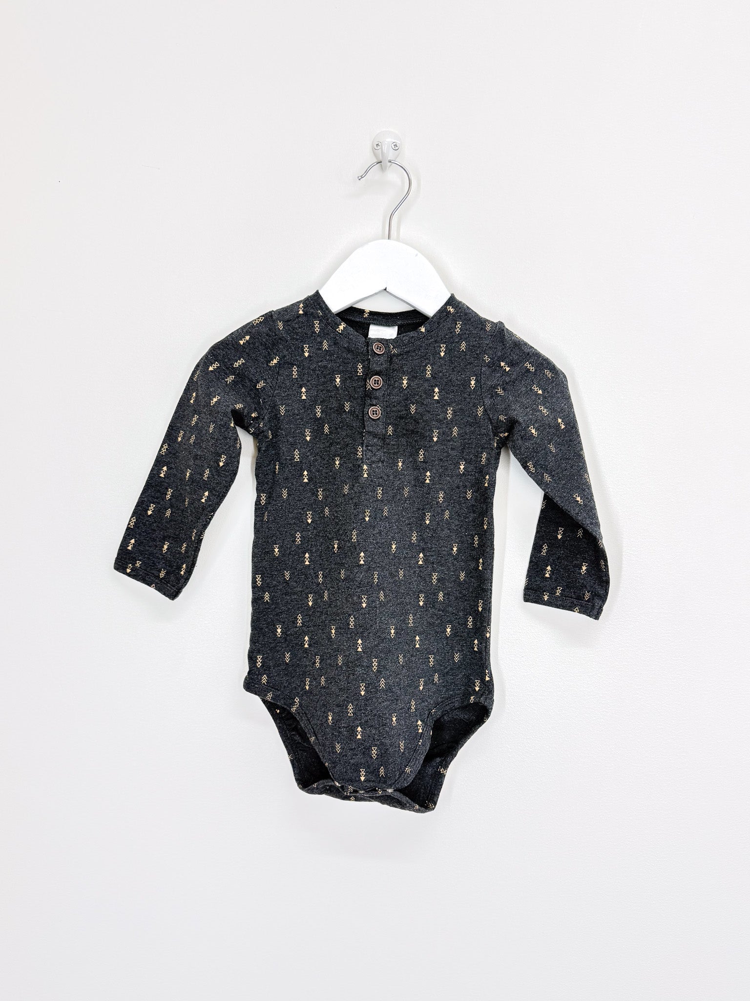 Teeny Weeny long sleeve henley bodysuit (12-18m)