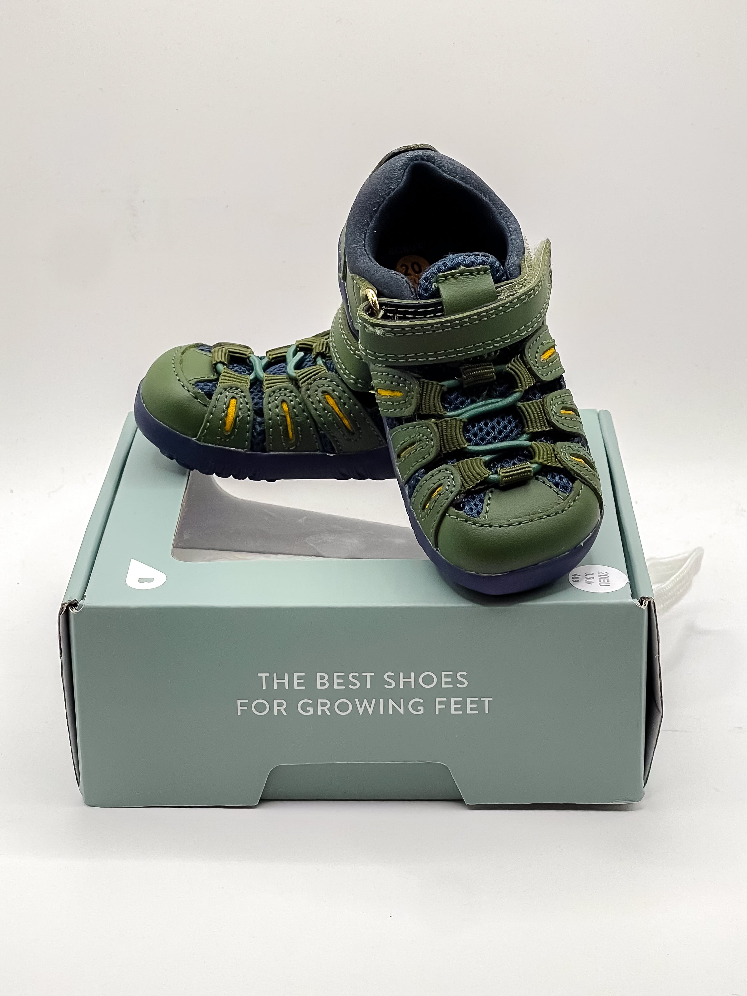 BNWT Bobux summit boots (20EU)