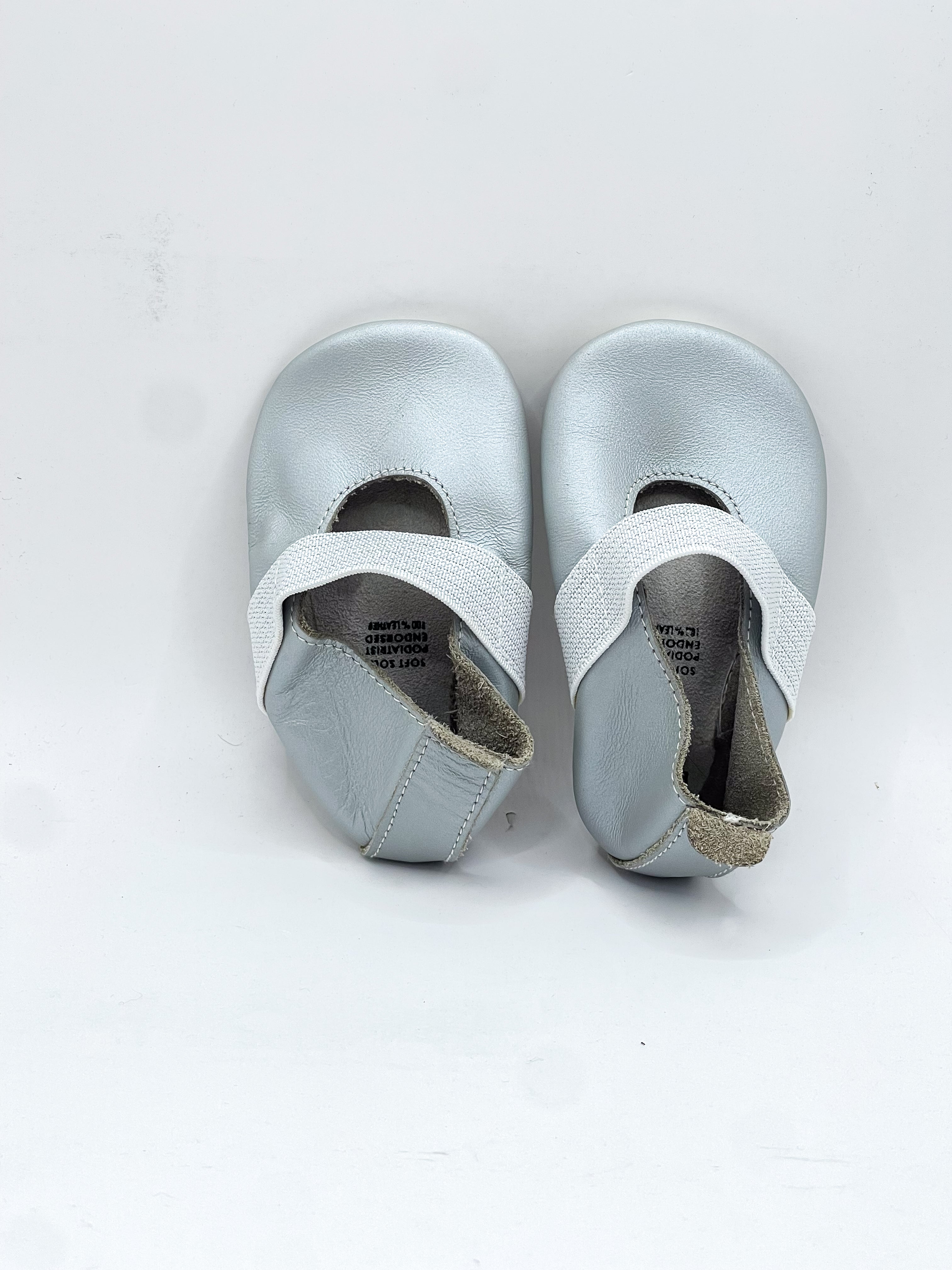 Bobux soft sole slip on shoes (3-9m)