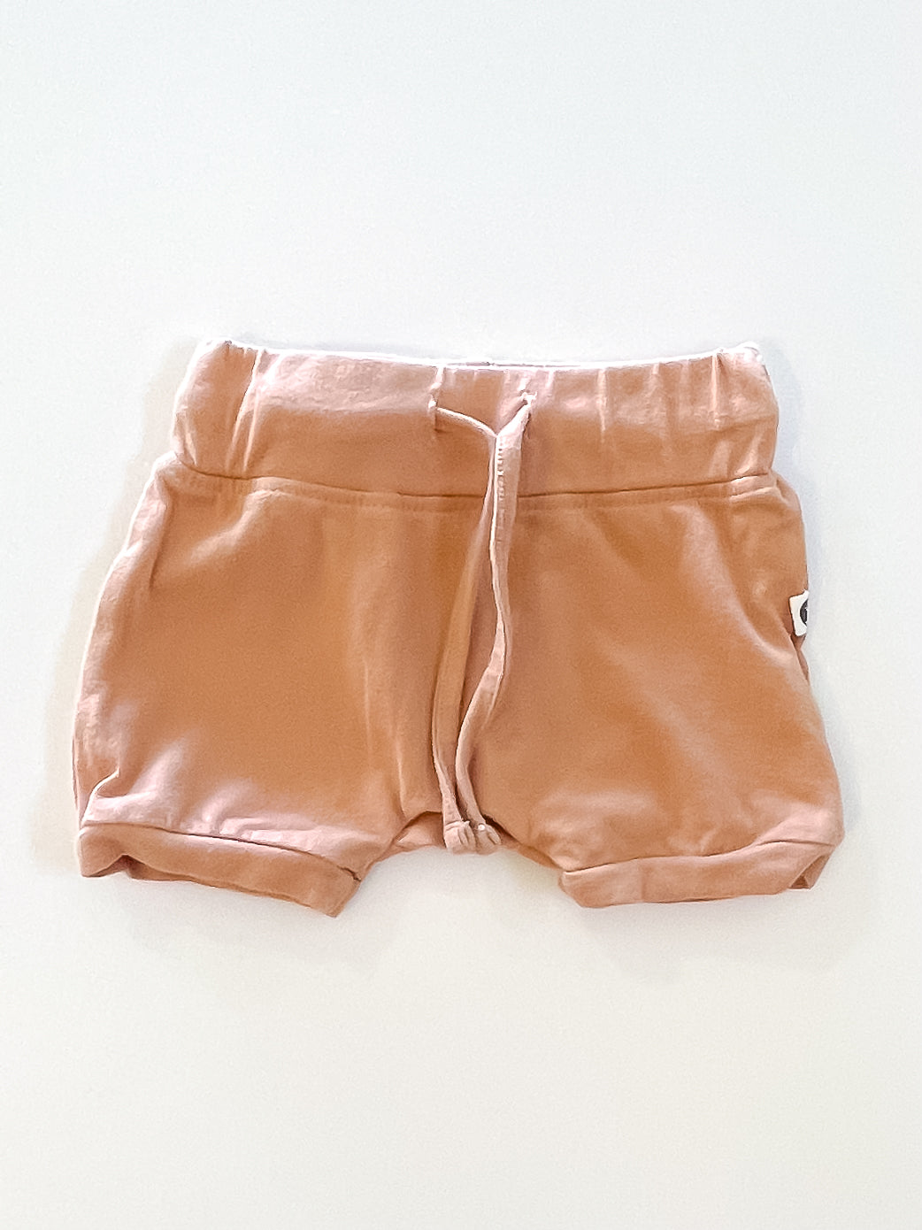 Burrow & Be organic essentials drawstring shorts (3-6m)