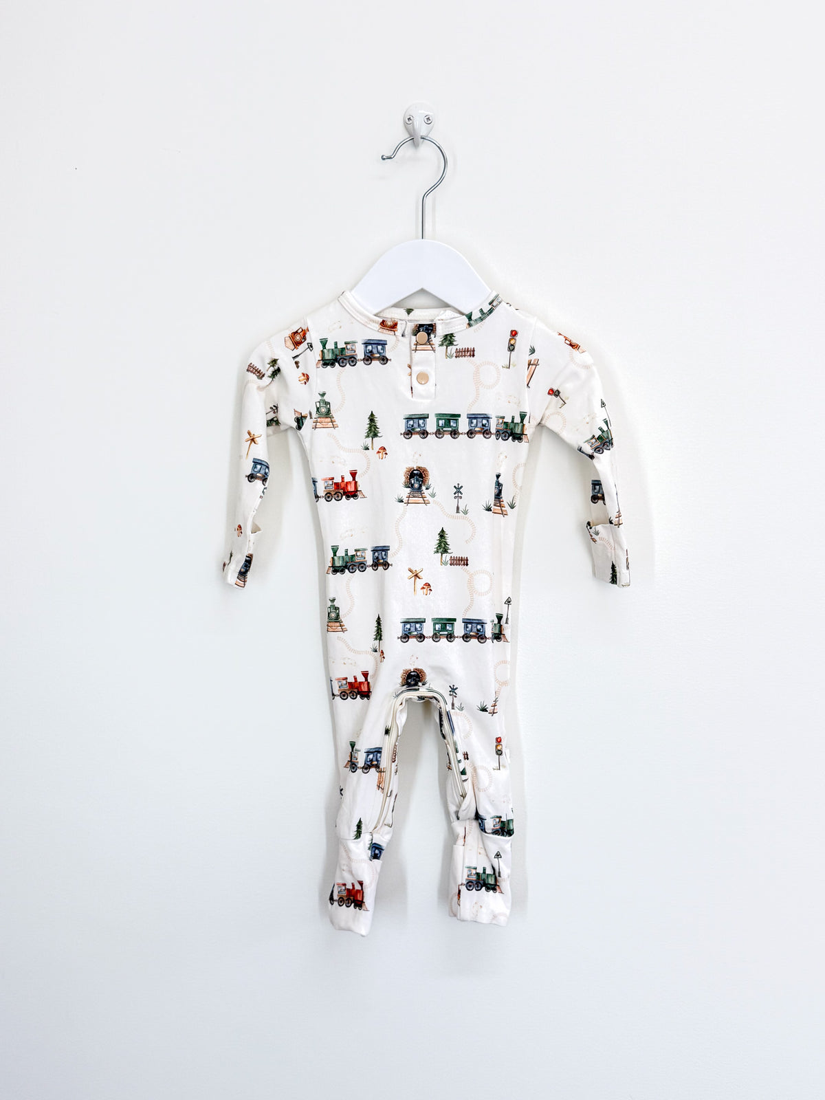 Snuggle Hunny organic growsuit - trains (0-3m)