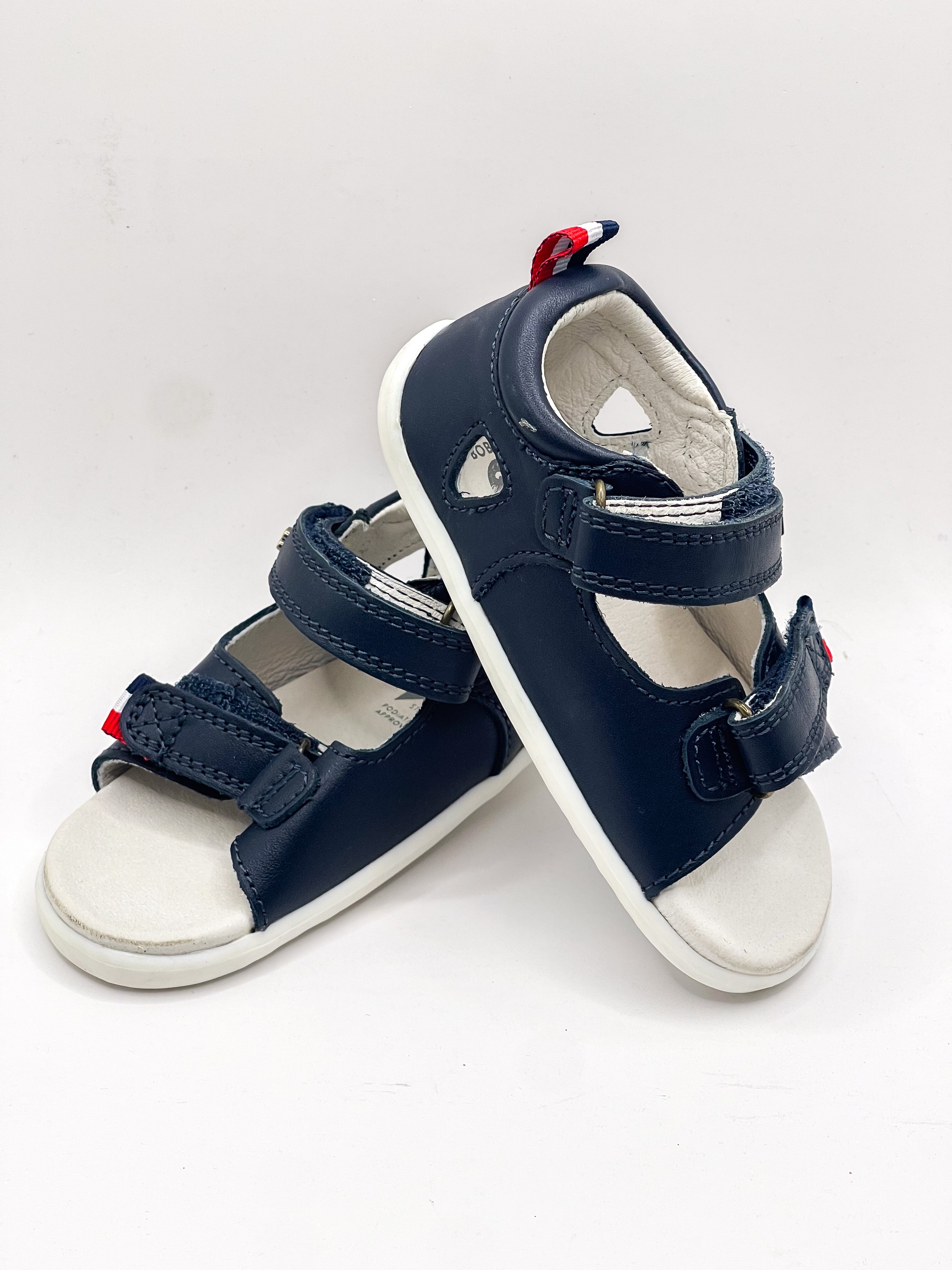 BNWOT Bobux step up rise sandals (21EU)