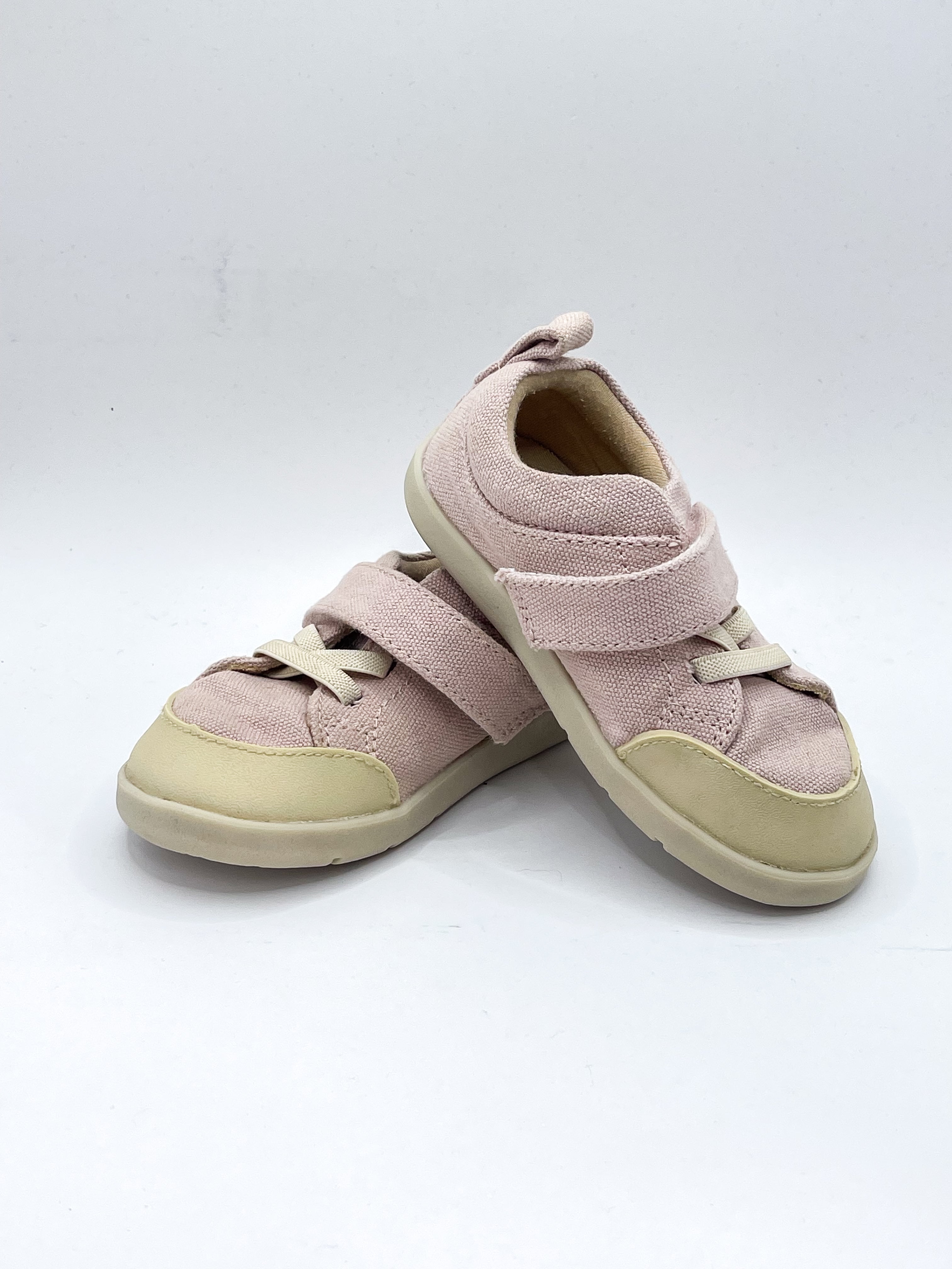 BNWOT Pretty Brave boston canvas shoes (22EU)