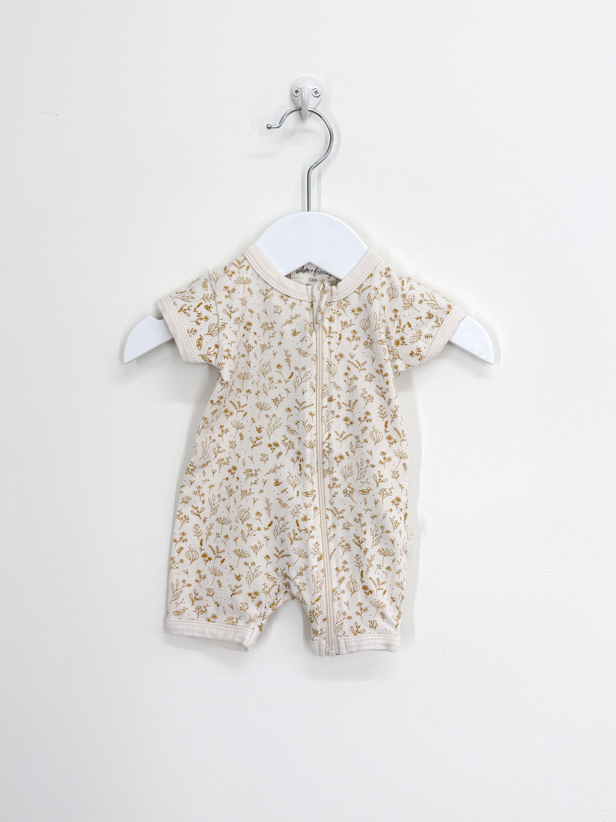 Wilson & Frenchy organic boyleg zipsuit - little garden (newborn)