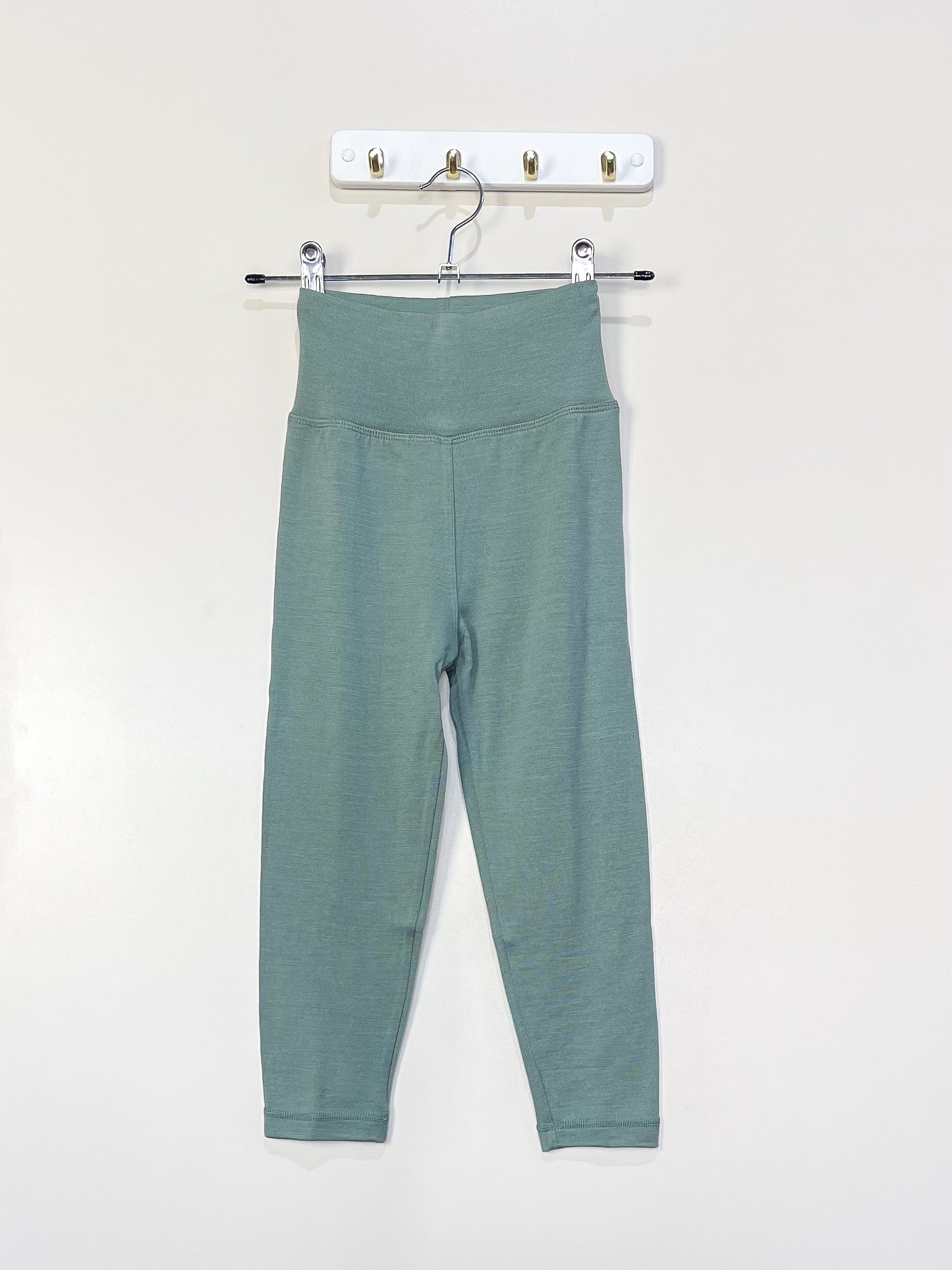 BNWT The Sleep Store merino jersey leggings - thyme (4y)