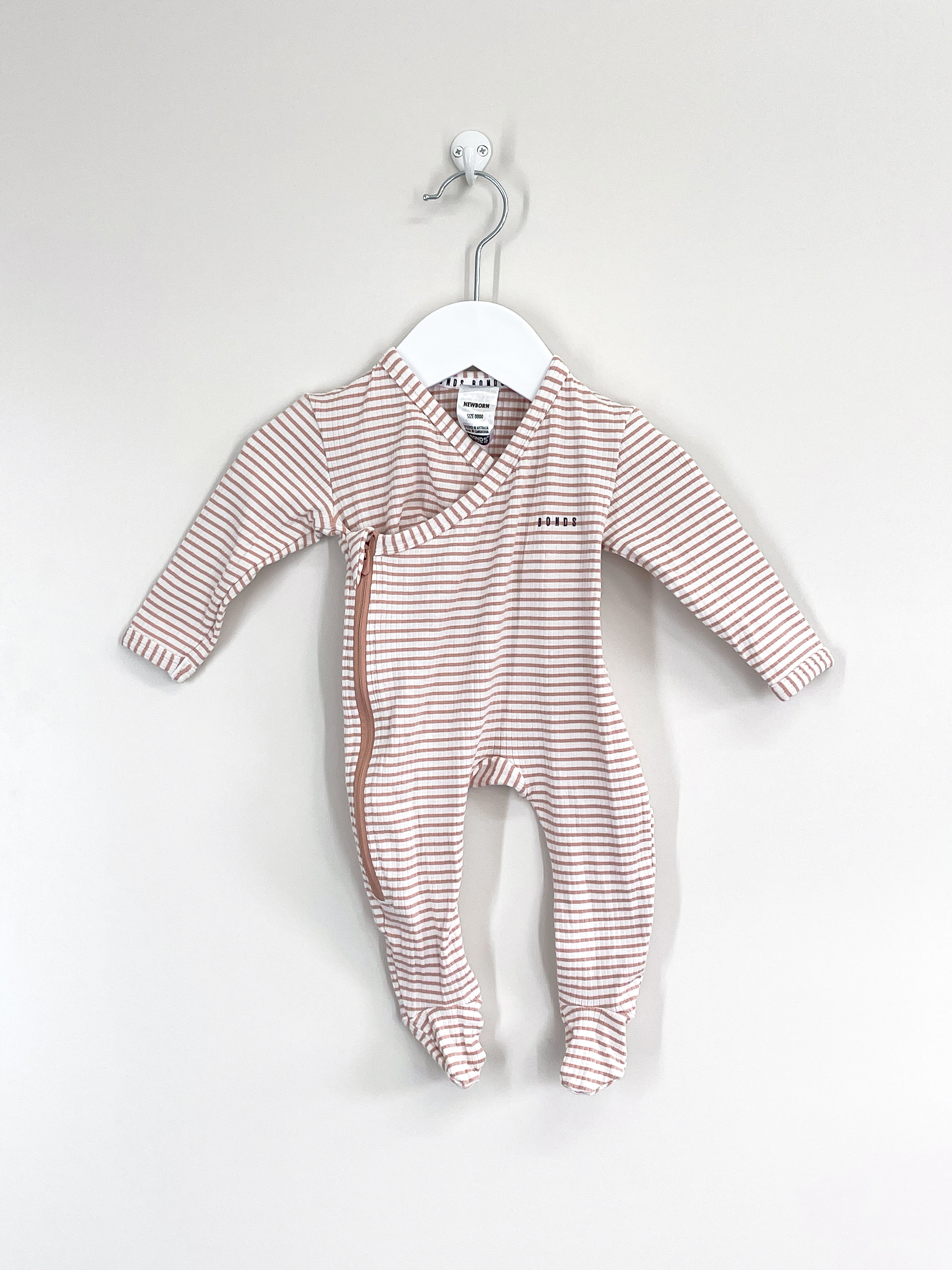 Bonds newbies rib stripe zipsuit (newborn)