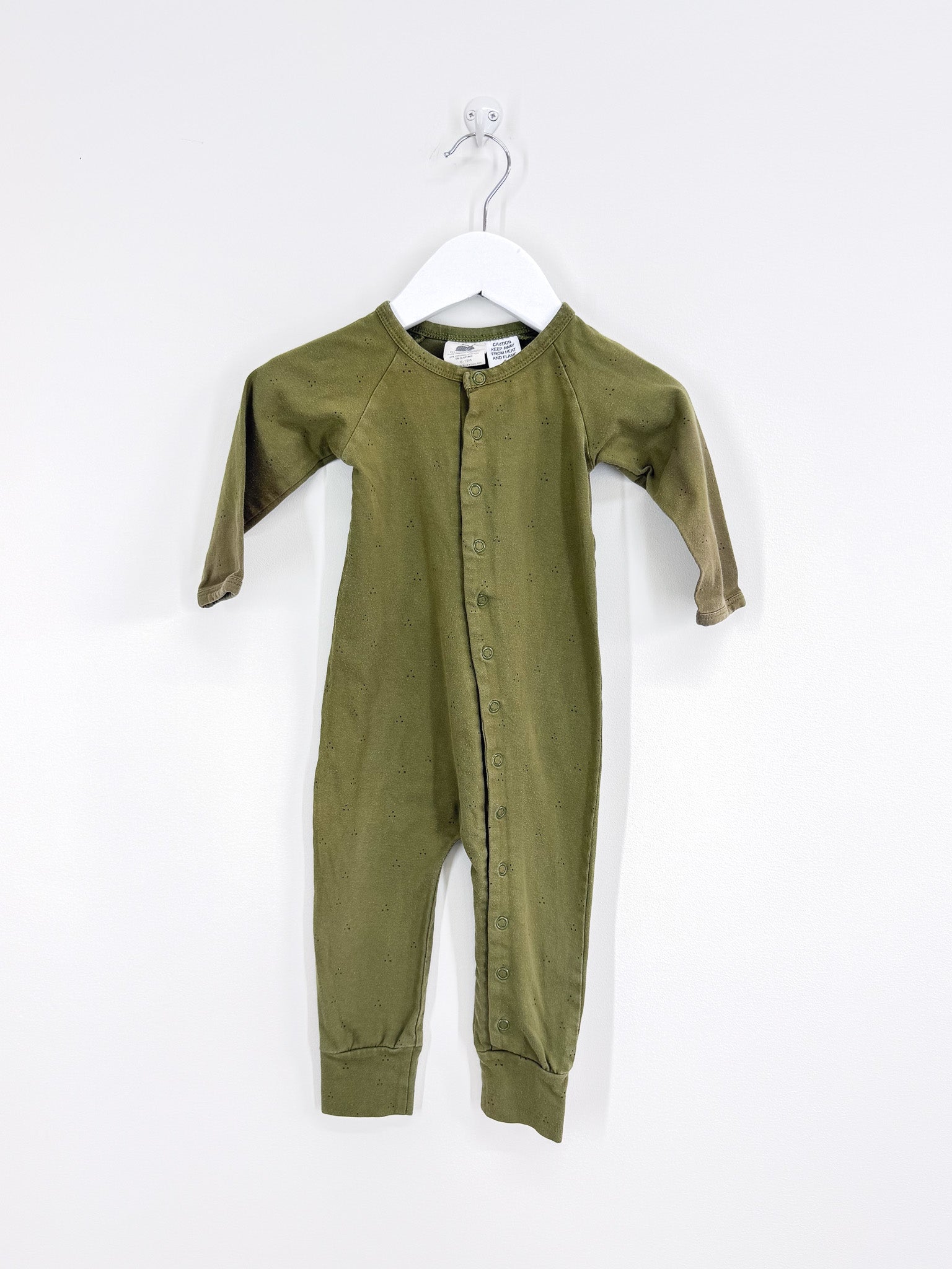 Buck & Baa organic button onesie (6-12m)