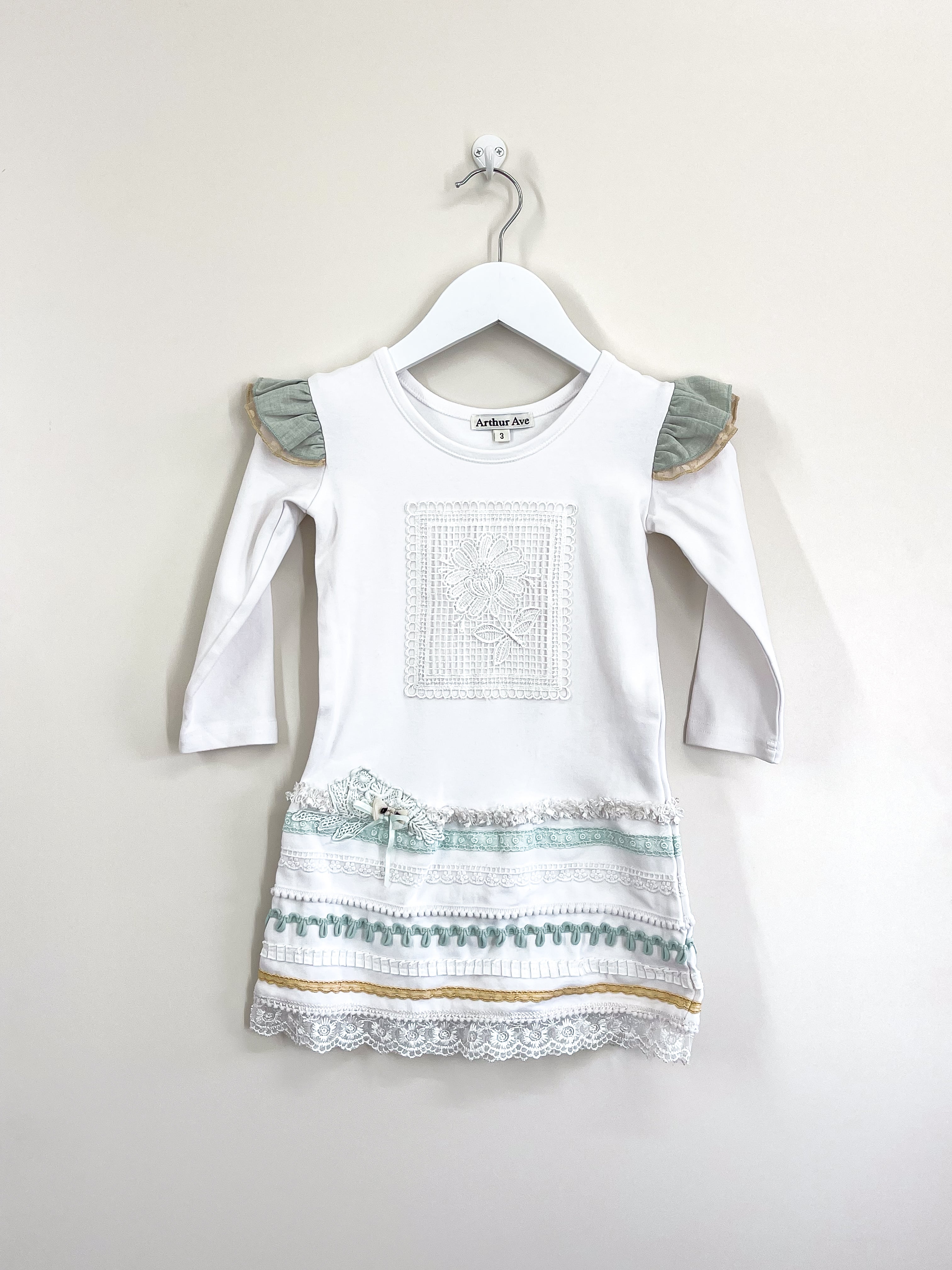 Arthur Ave lace dress (3y)