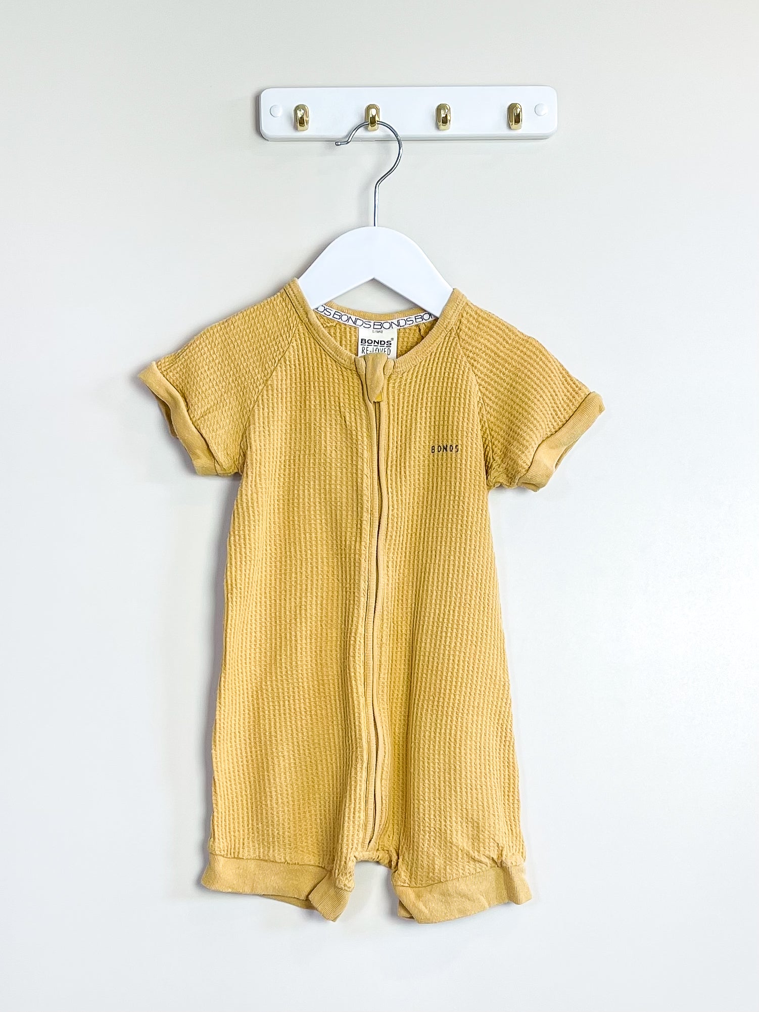 Bonds re-loved waffle suit (12-18m)