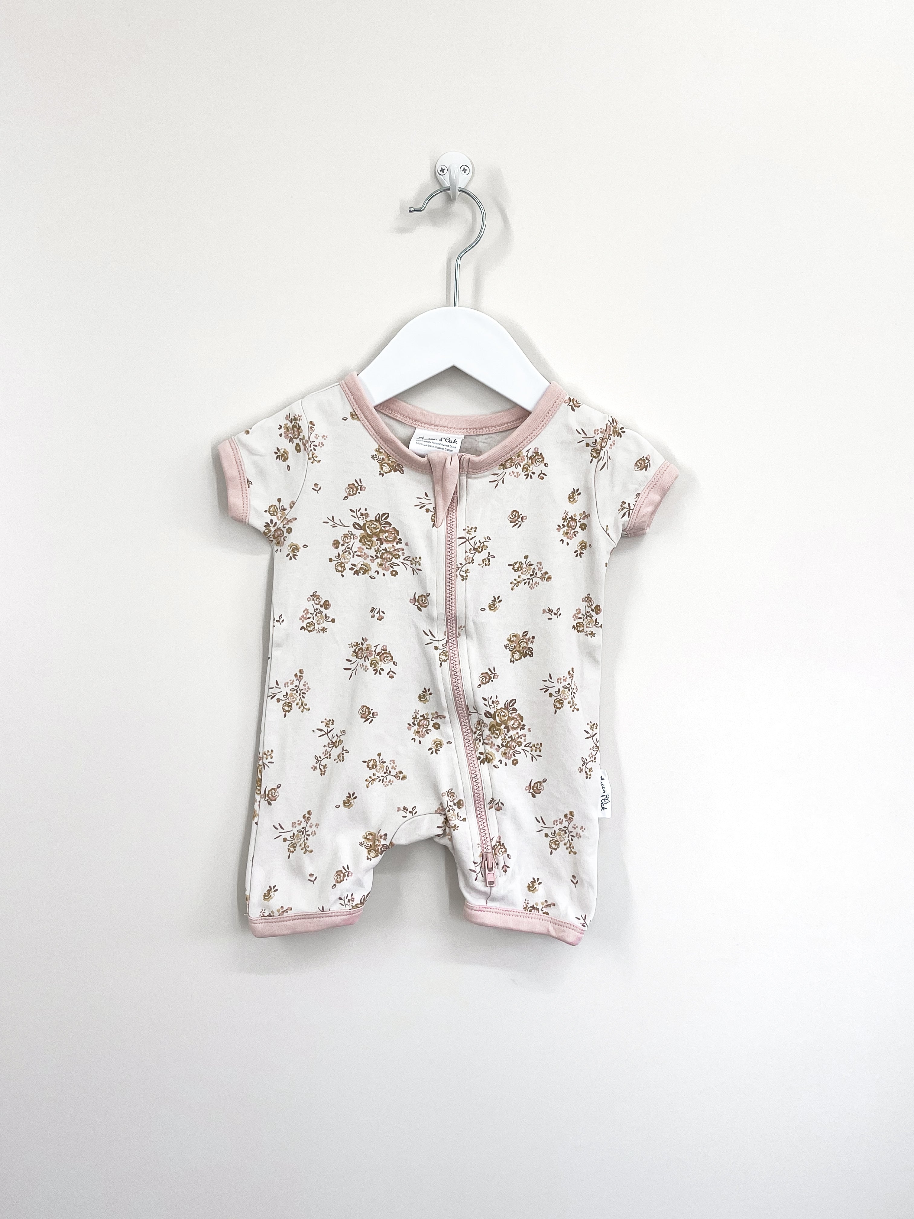 Aster & Oak organic shortie zipsuit (0-3m)