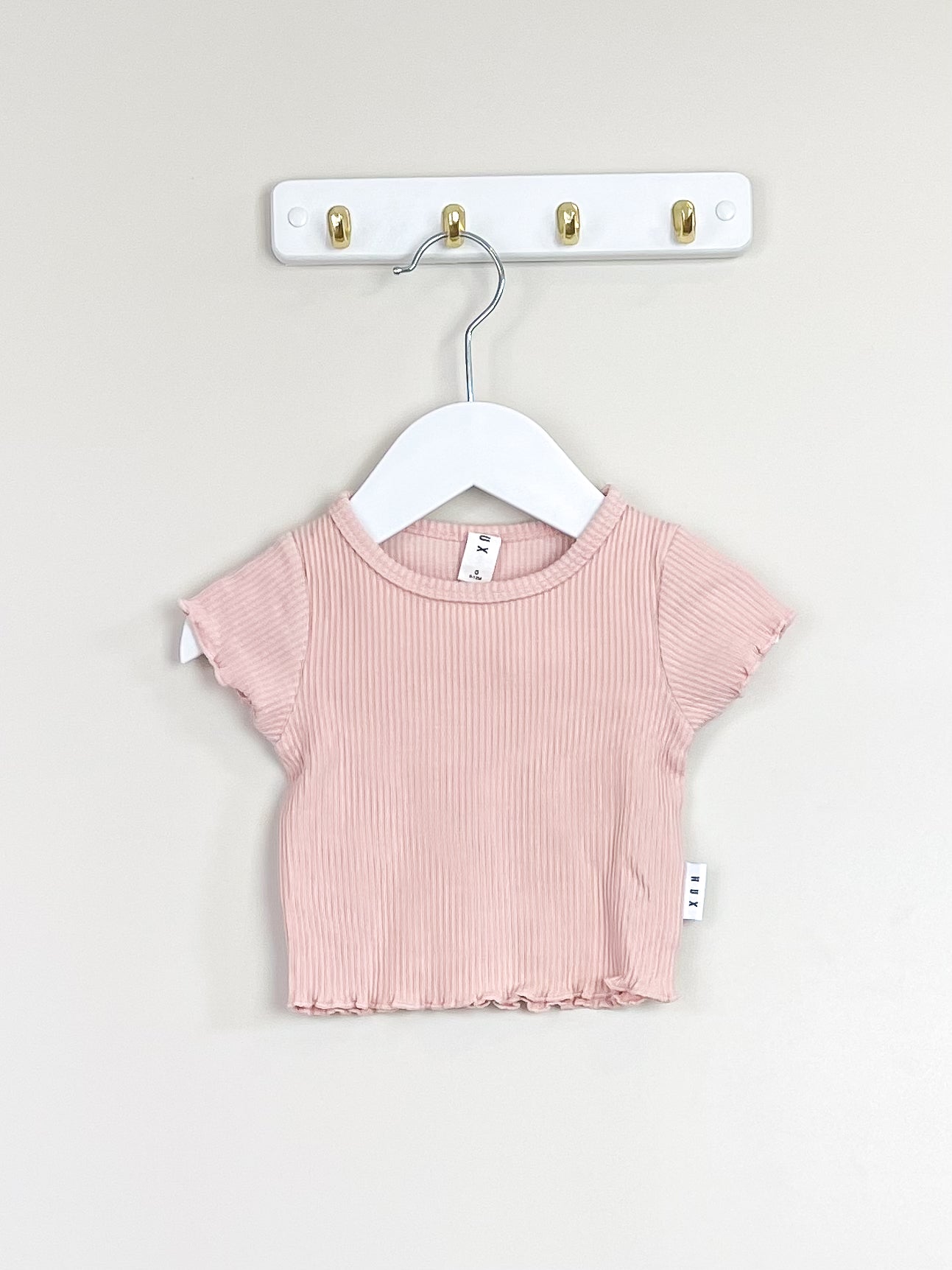 Hux ribbed lettuce edge tee (6-12m)