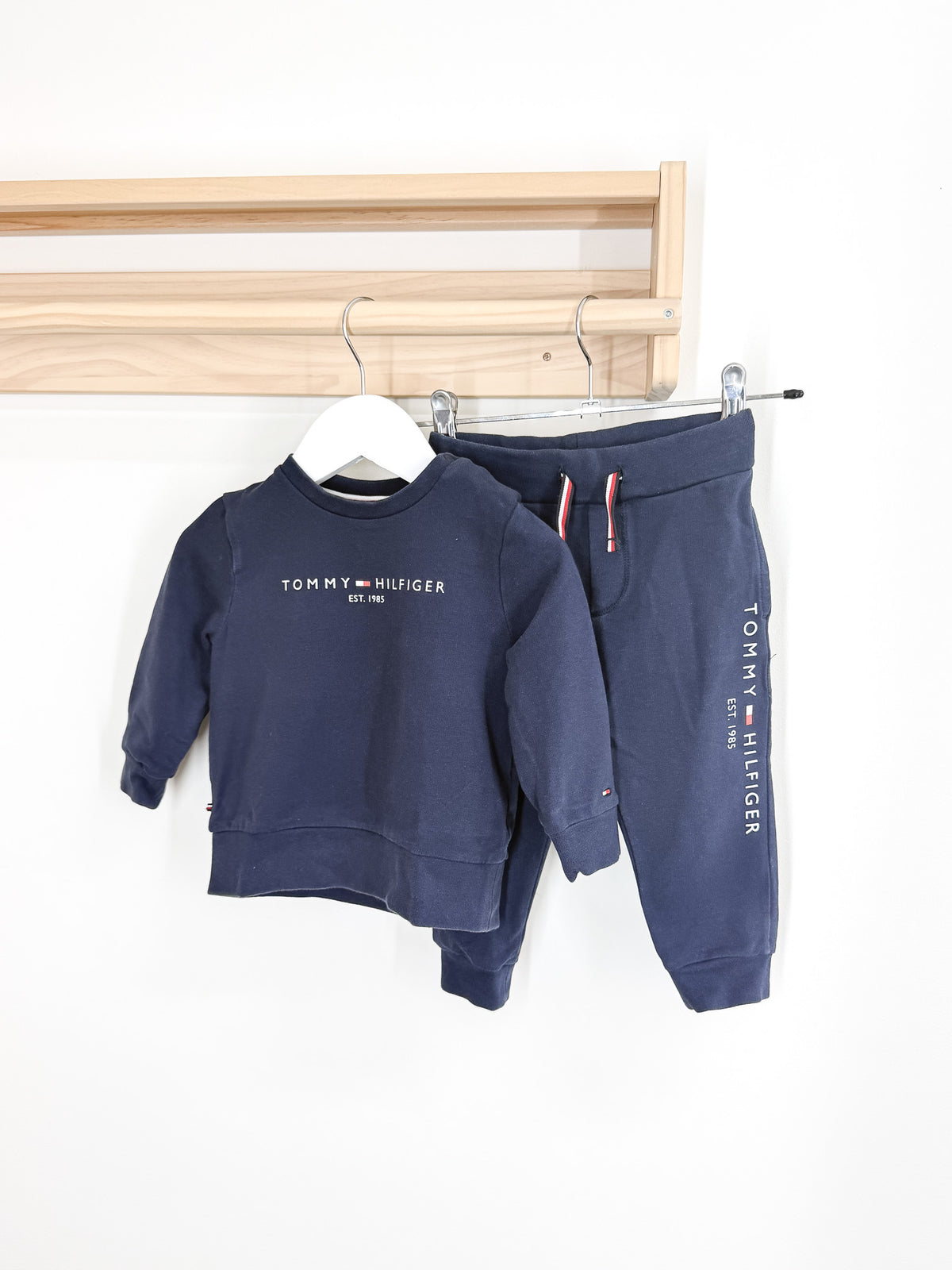 Tommy Hilfiger essential crew suit set (9-12m)