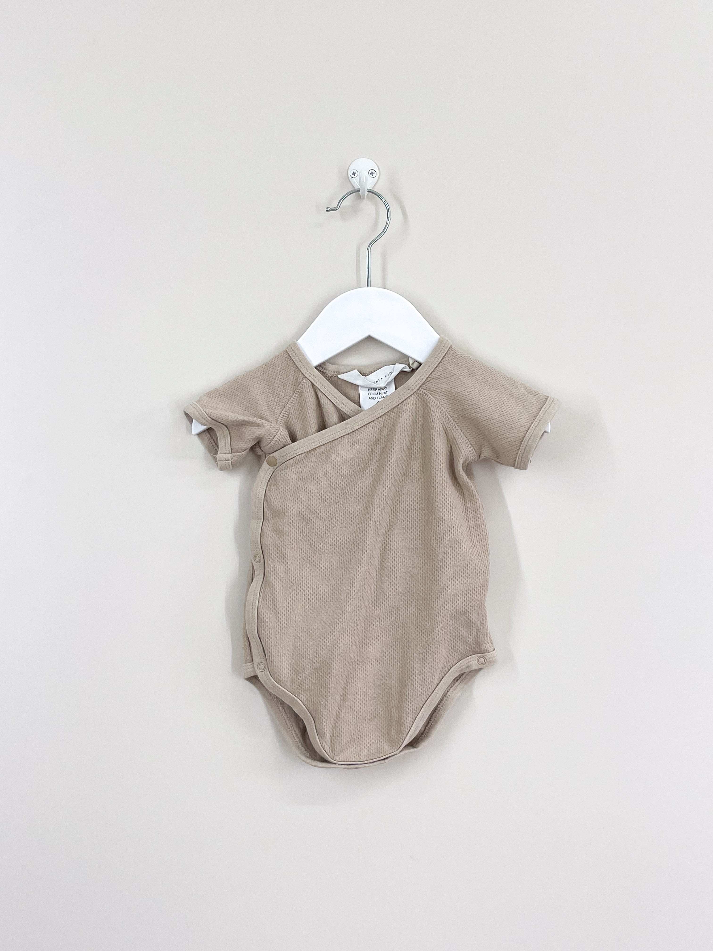 Susukoshi organic textured kimono bodysuit (6-12m)
