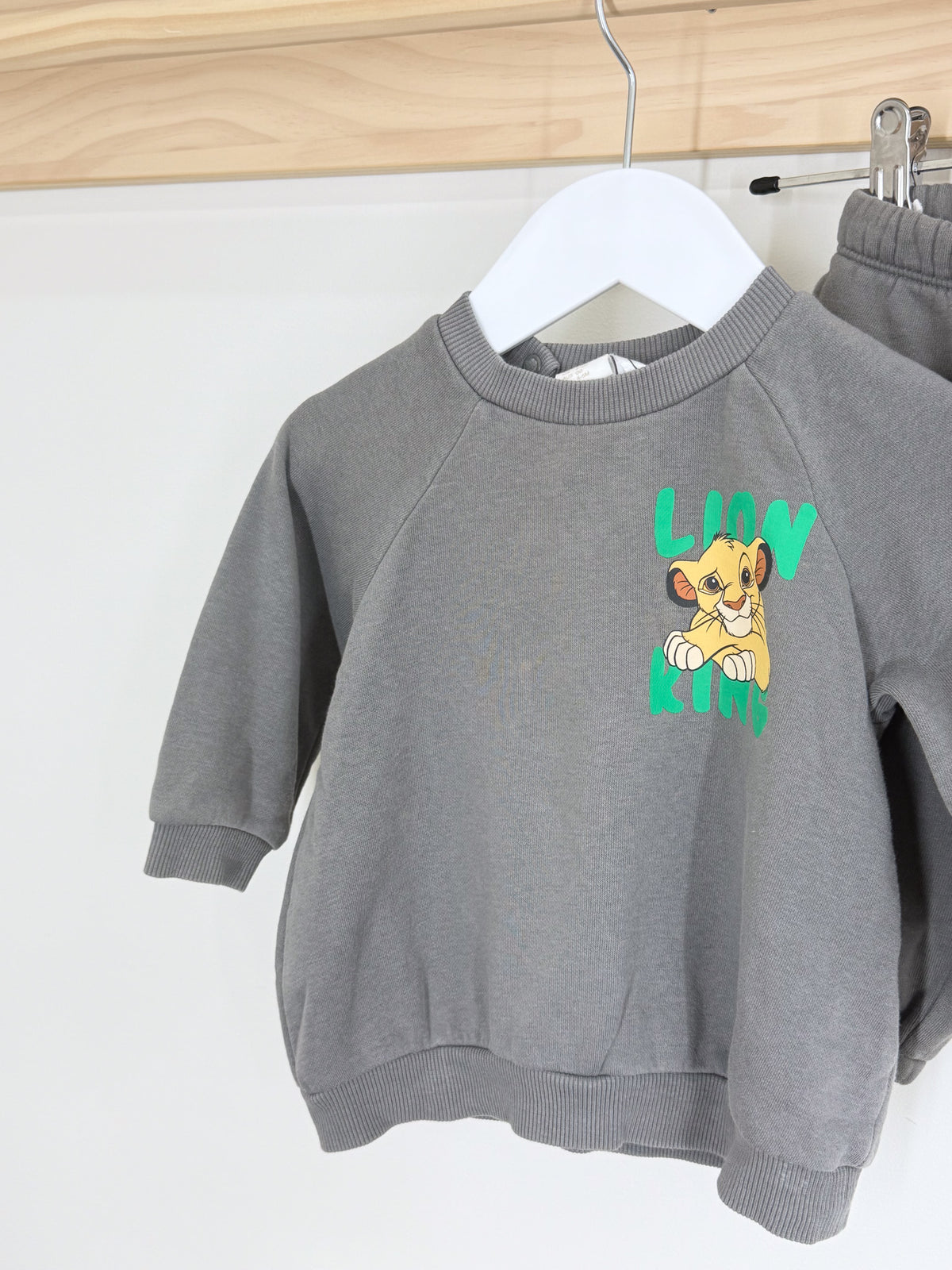 H&M x The Lion King Simba track set (3-6m)