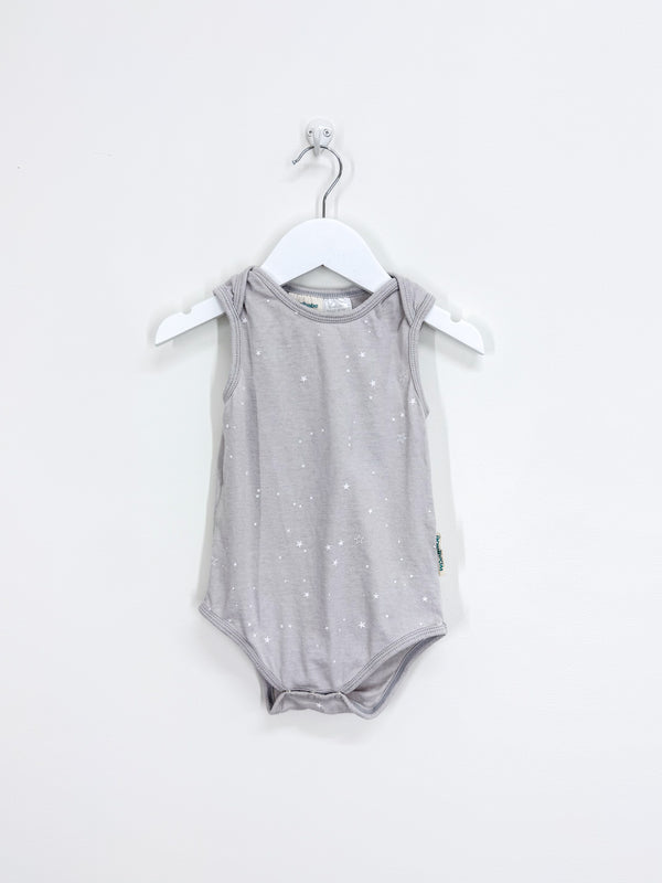 Woolbabe merino cotton singletsuit - grey stars (0-3m)